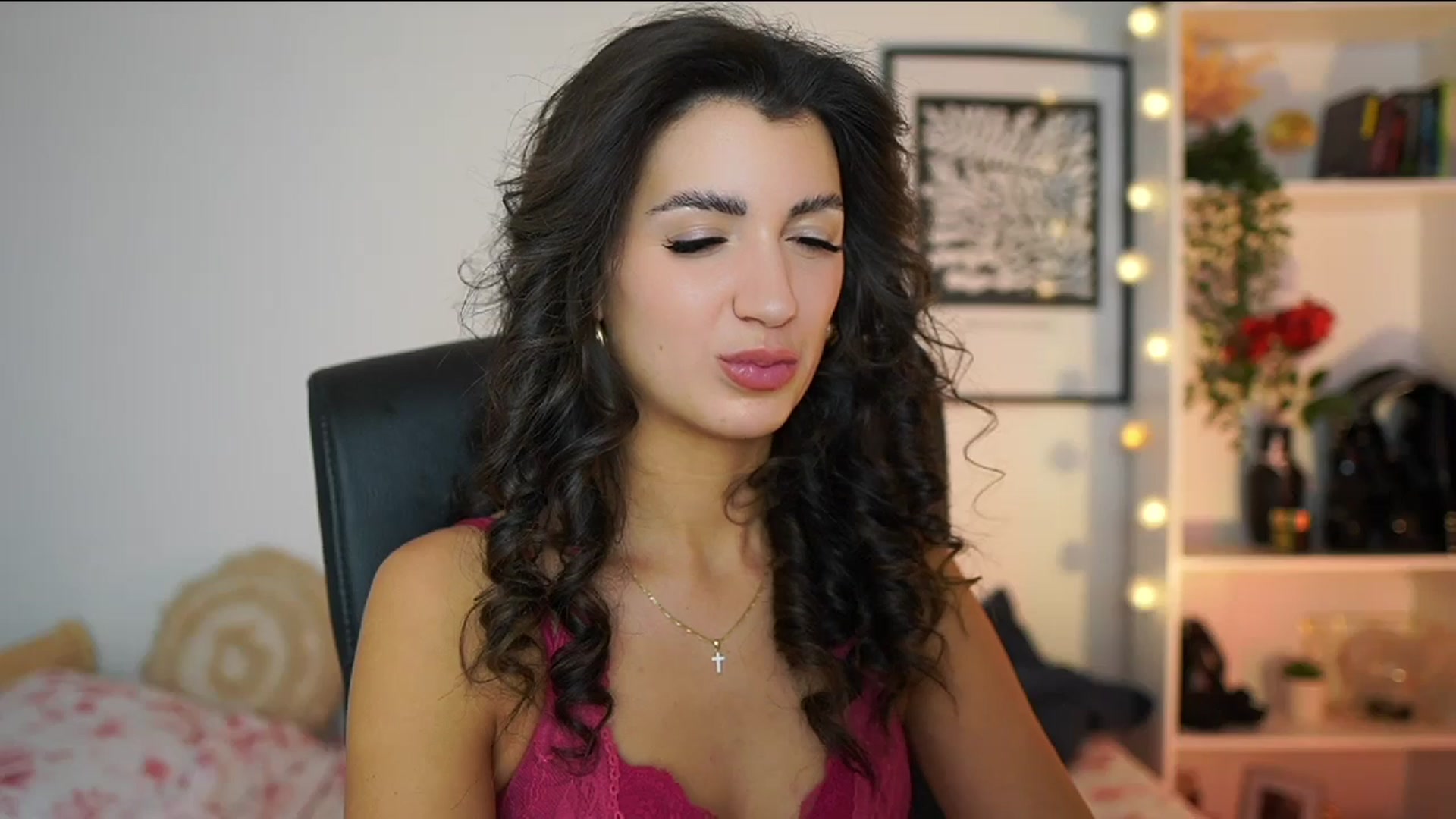 Gallery image thumbnail from Julia_Roca's myfreecams stream on, 02/16/2025, 18:56 image 12 of 20