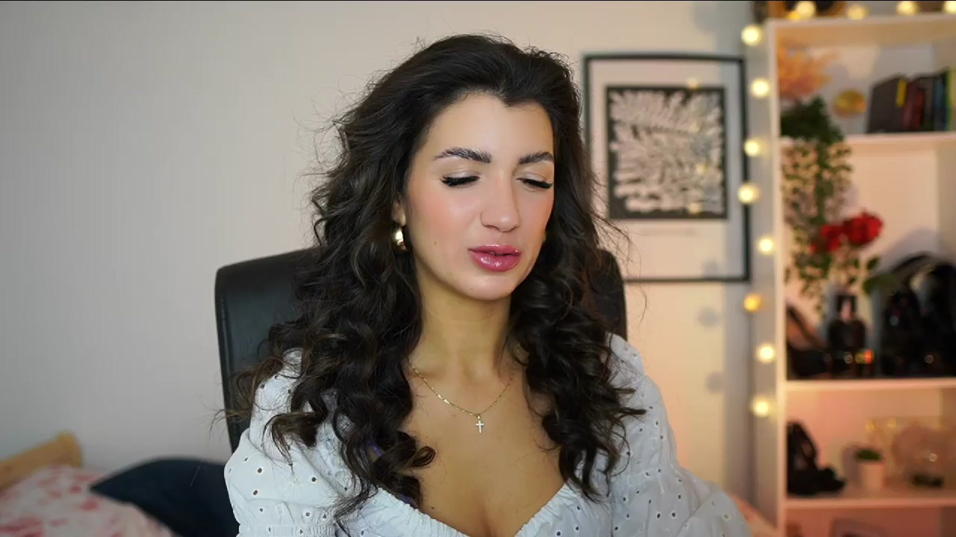Gallery image thumbnail from Julia_Roca's myfreecams stream on, 02/17/2025, 11:07 image 1 of 20