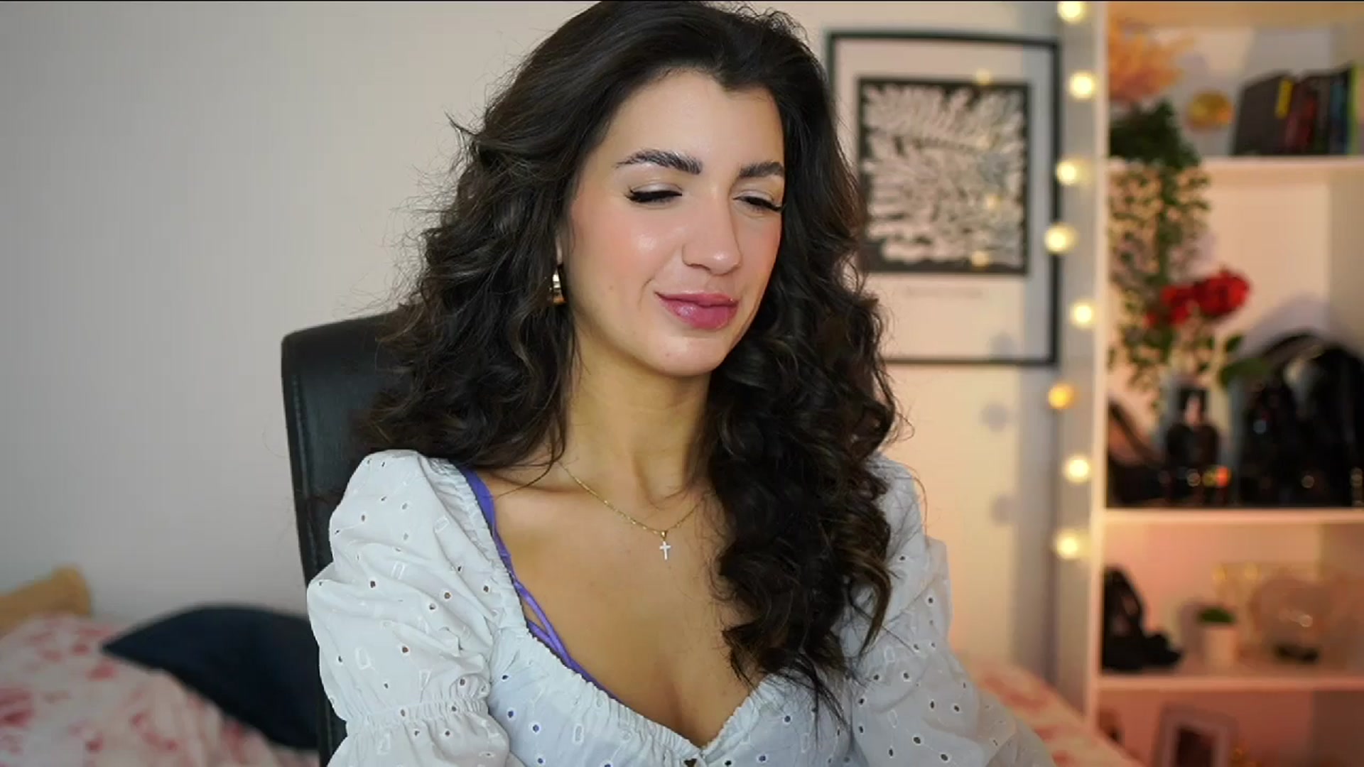 Gallery image thumbnail from Julia_Roca's myfreecams stream on, 02/17/2025, 11:07 image 4 of 20