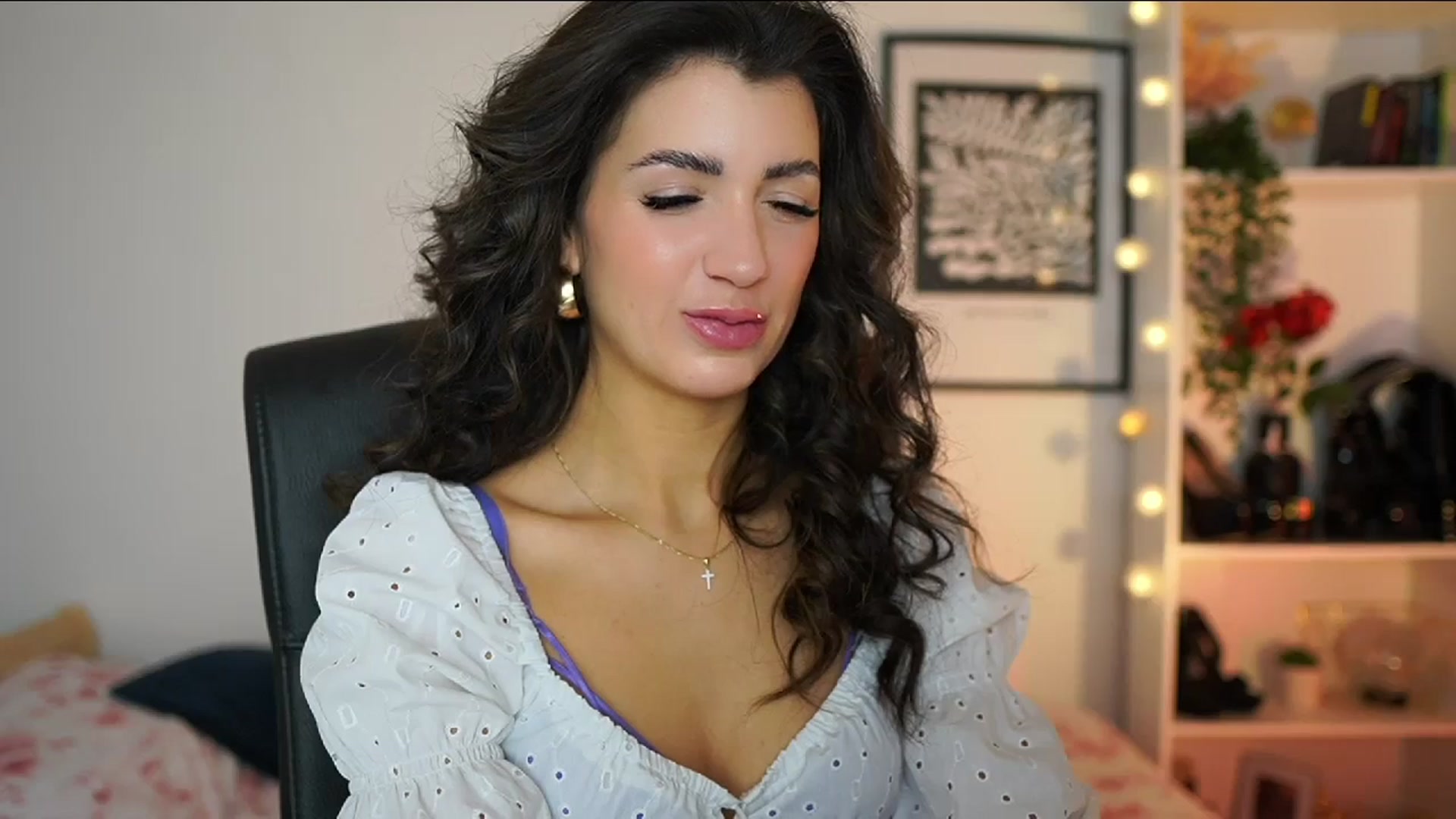 Gallery image thumbnail from Julia_Roca's myfreecams stream on, 02/17/2025, 11:07 image 5 of 20