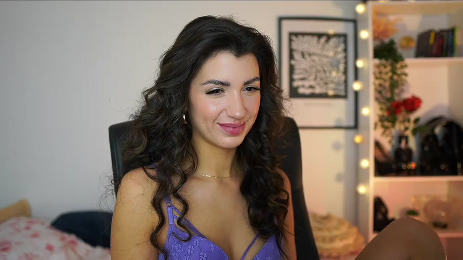 Gallery image thumbnail from Julia_Roca's myfreecams stream on, 02/17/2025, 12:25 image 9 of 20