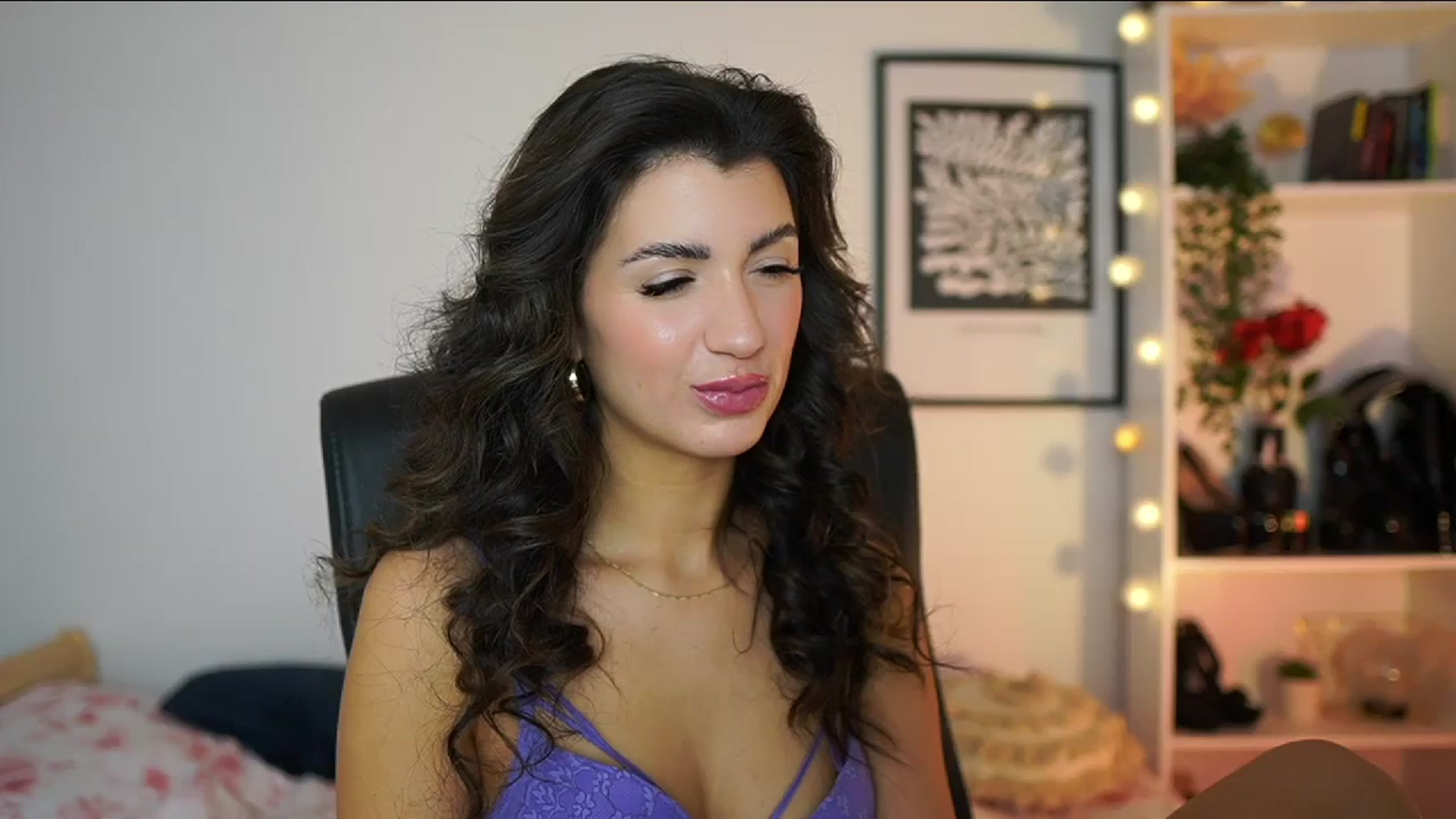 Gallery image thumbnail from Julia_Roca's myfreecams stream on, 02/17/2025, 12:25 image 5 of 20