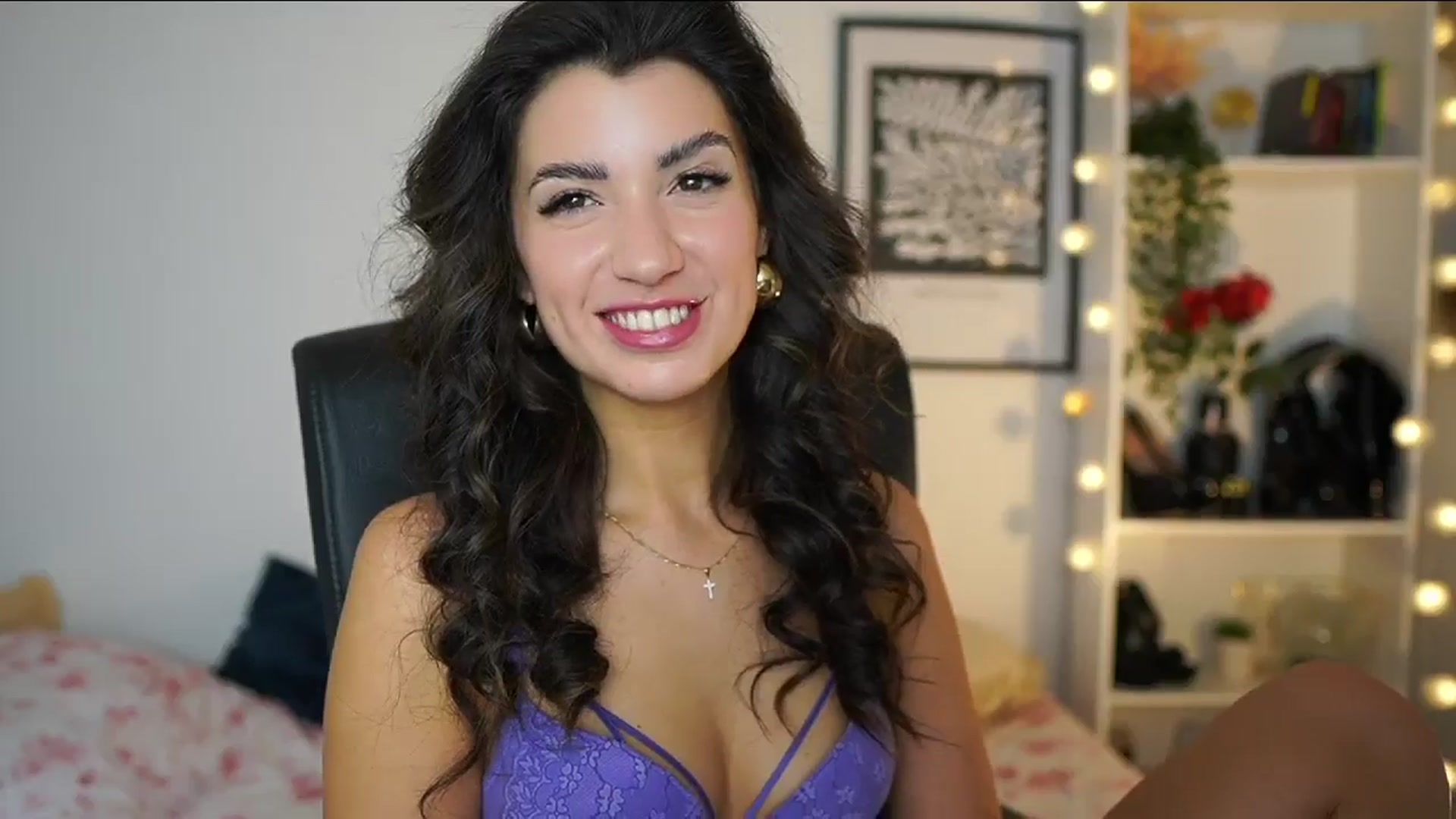 Gallery image thumbnail from Julia_Roca's myfreecams stream on, 02/17/2025, 14:10 image 7 of 20