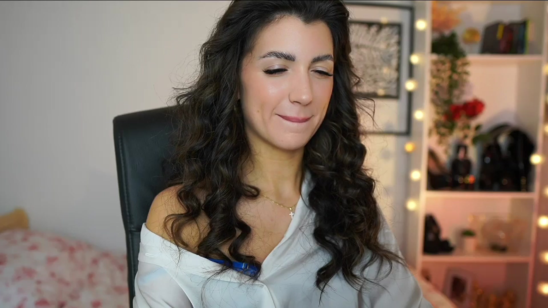 Gallery image thumbnail from Julia_Roca's myfreecams stream on, 02/18/2025, 21:00 image 16 of 20