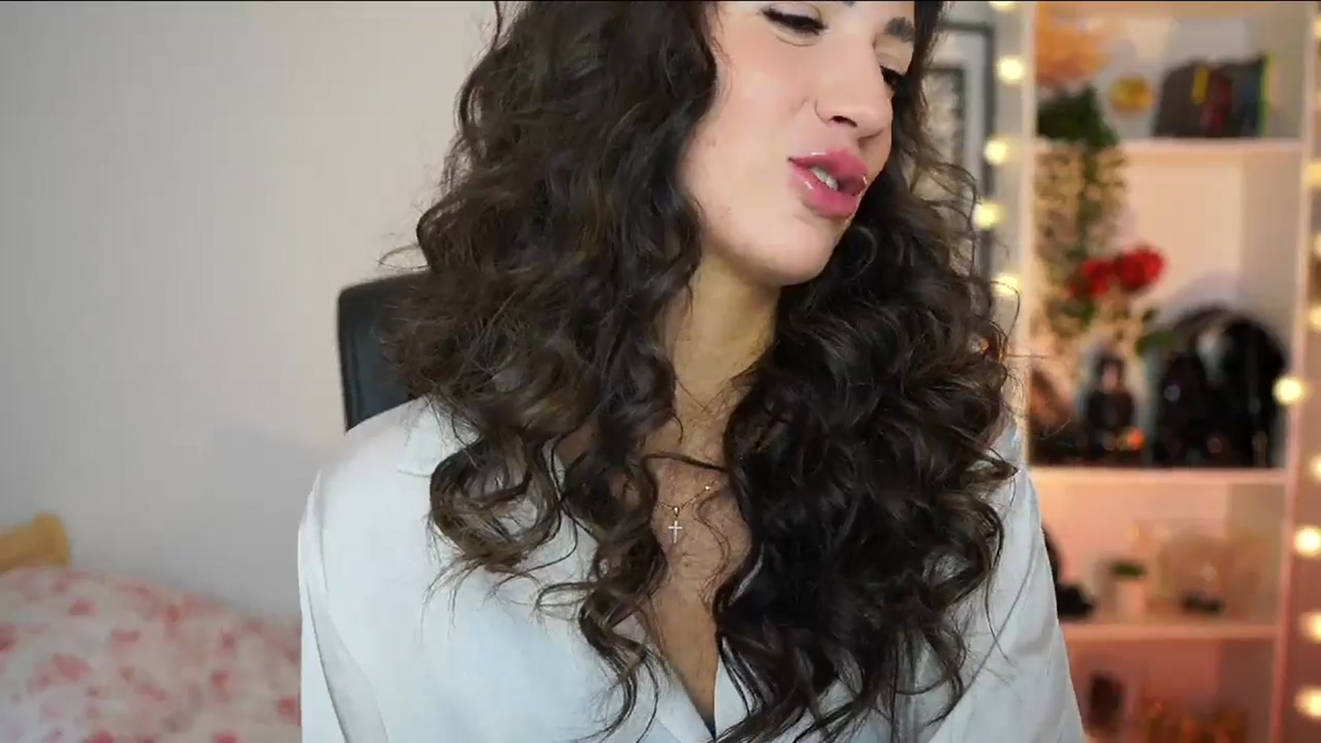 Gallery image thumbnail from Julia_Roca's myfreecams stream on, 02/18/2025, 21:00 image 5 of 20