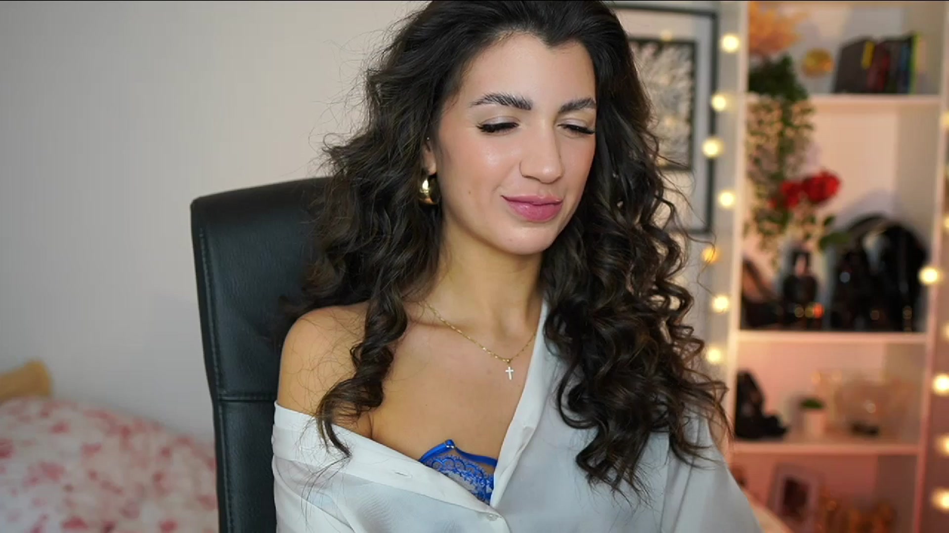 Gallery image thumbnail from Julia_Roca's myfreecams stream on, 02/18/2025, 21:00 image 18 of 20