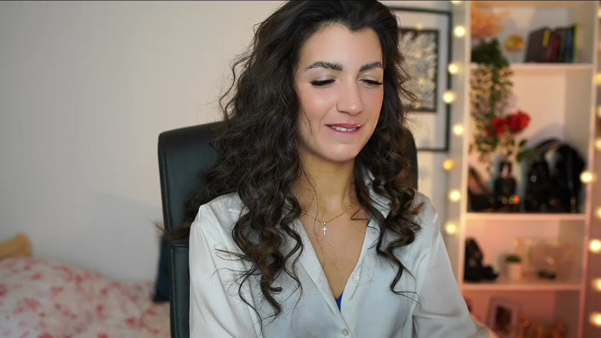Gallery image thumbnail from Julia_Roca's myfreecams stream on, 02/18/2025, 21:00 image 6 of 20