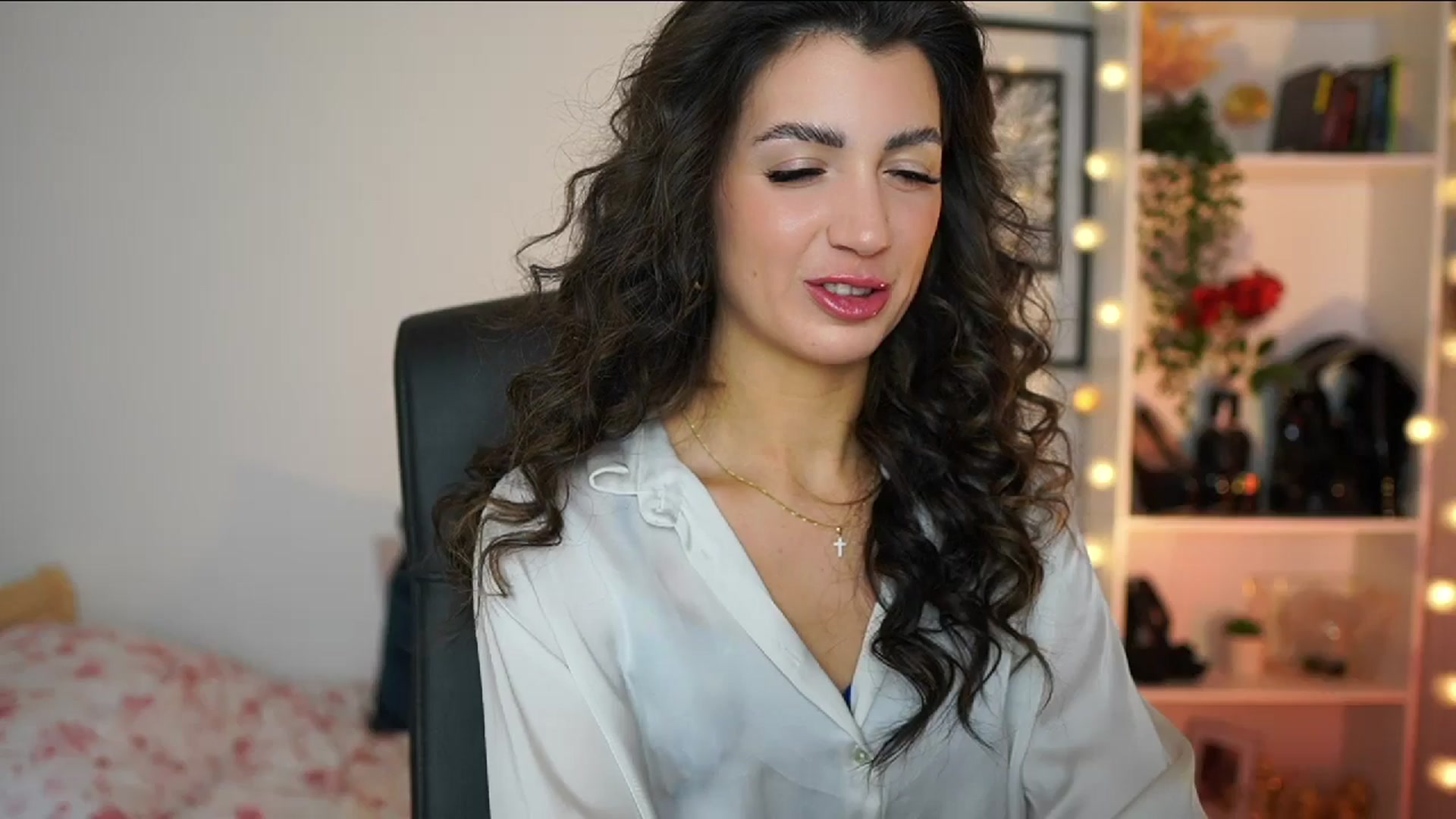 Gallery image thumbnail from Julia_Roca's myfreecams stream on, 02/18/2025, 21:00 image 2 of 20