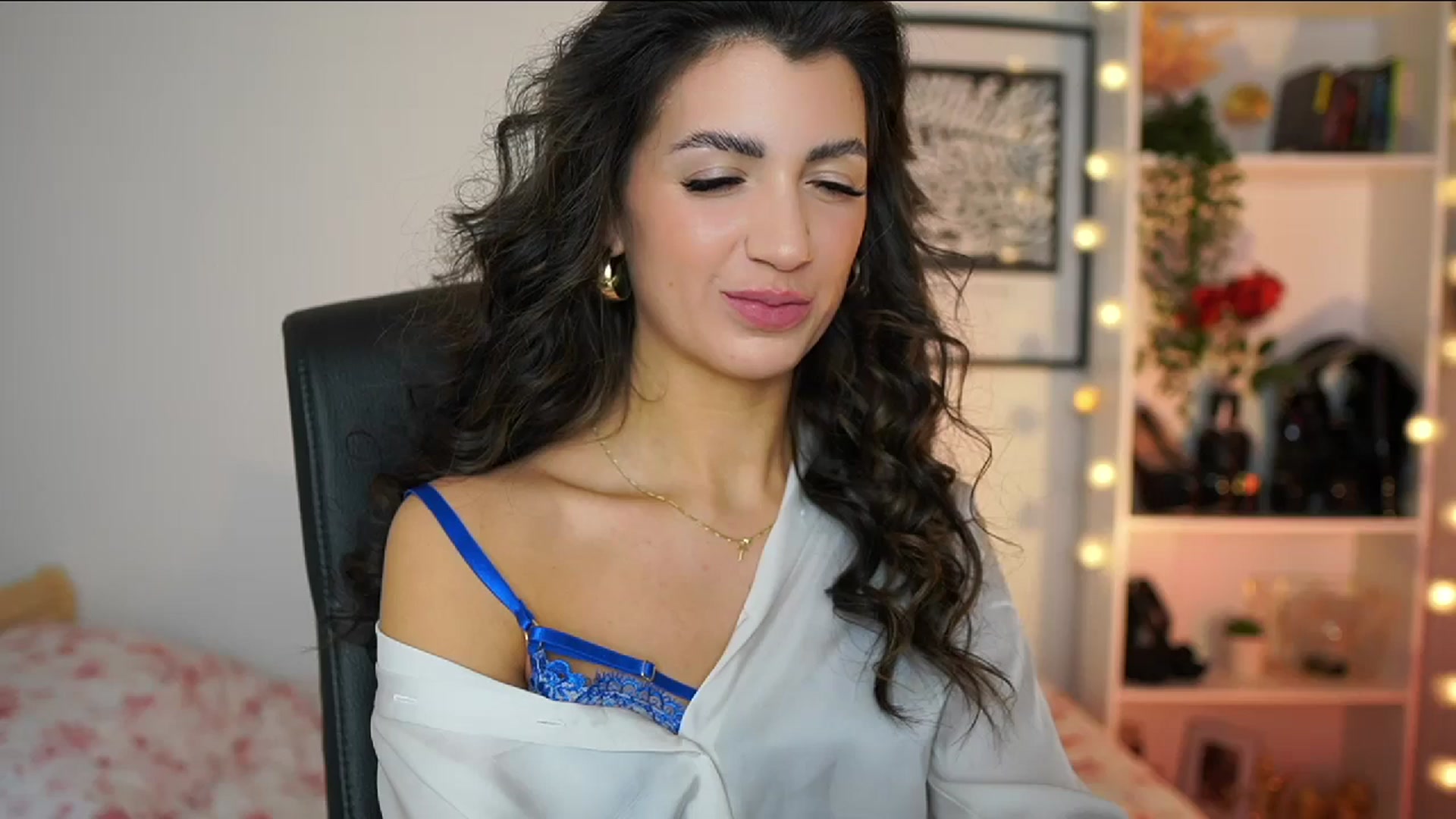 Gallery image thumbnail from Julia_Roca's myfreecams stream on, 02/18/2025, 21:00 image 11 of 20