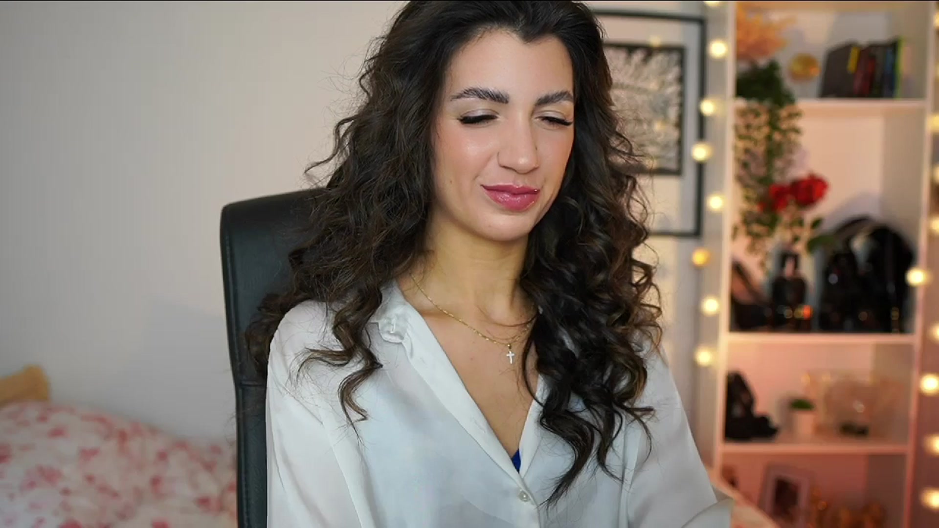 Gallery image thumbnail from Julia_Roca's myfreecams stream on, 02/18/2025, 21:00 image 3 of 20