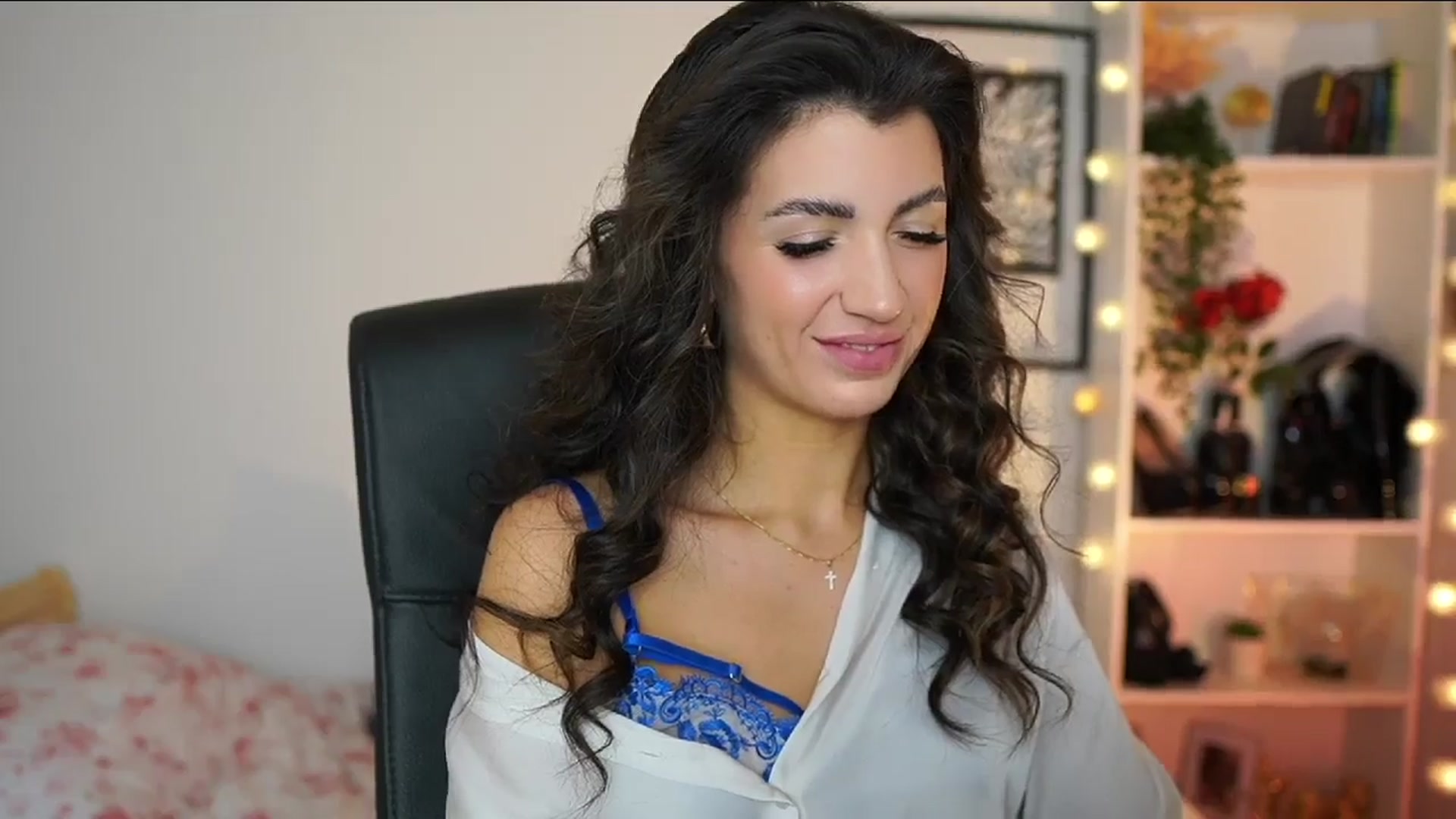 Gallery image thumbnail from Julia_Roca's myfreecams stream on, 02/18/2025, 21:00 image 13 of 20