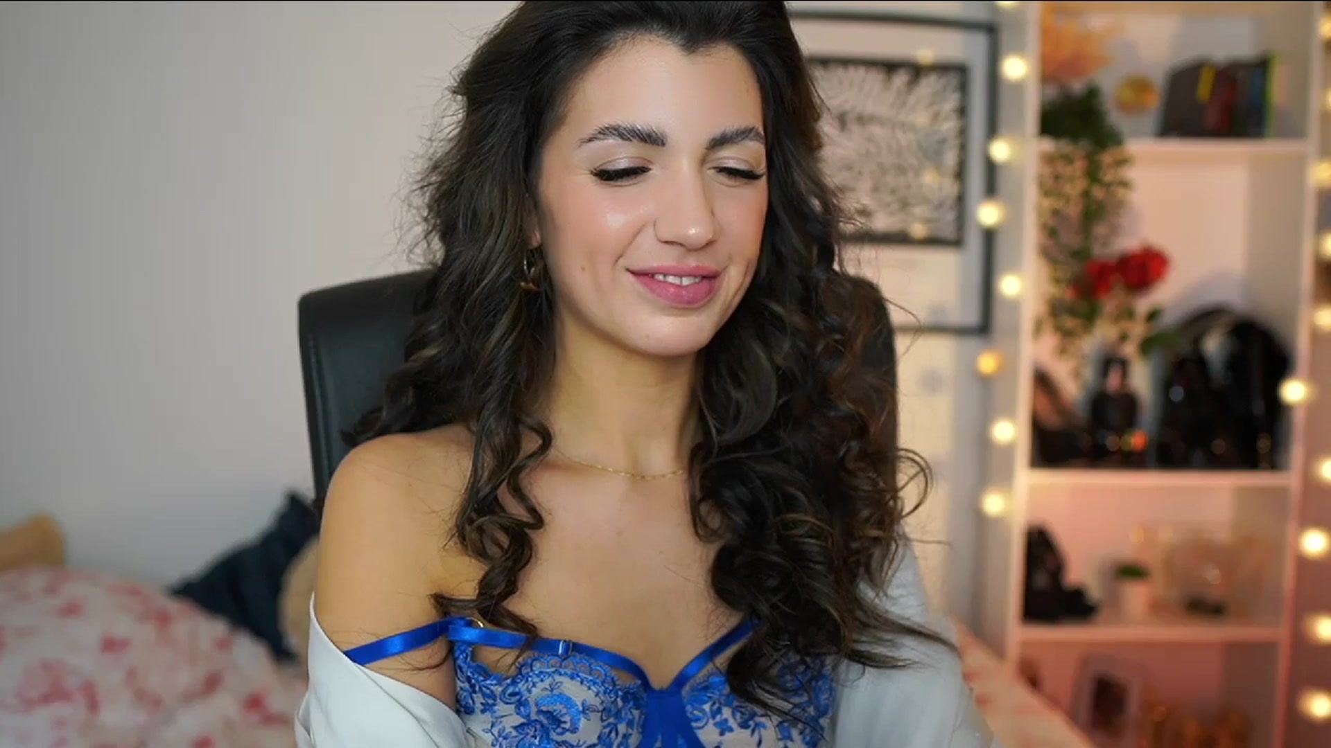 Gallery image thumbnail from Julia_Roca's myfreecams stream on, 02/18/2025, 22:29 image 8 of 20