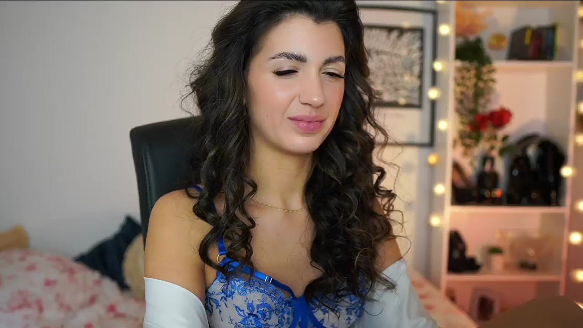 Gallery image thumbnail from Julia_Roca's myfreecams stream on, 02/18/2025, 22:29 image 11 of 20