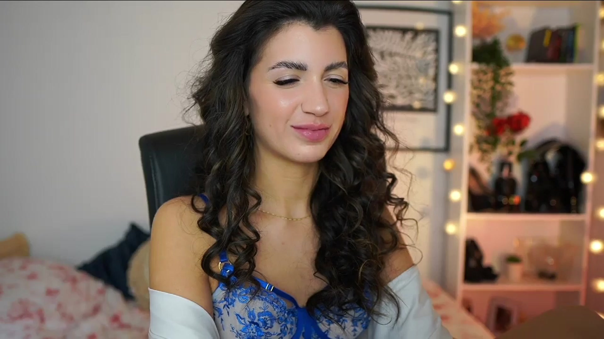 Gallery image thumbnail from Julia_Roca's myfreecams stream on, 02/18/2025, 22:29 image 10 of 20