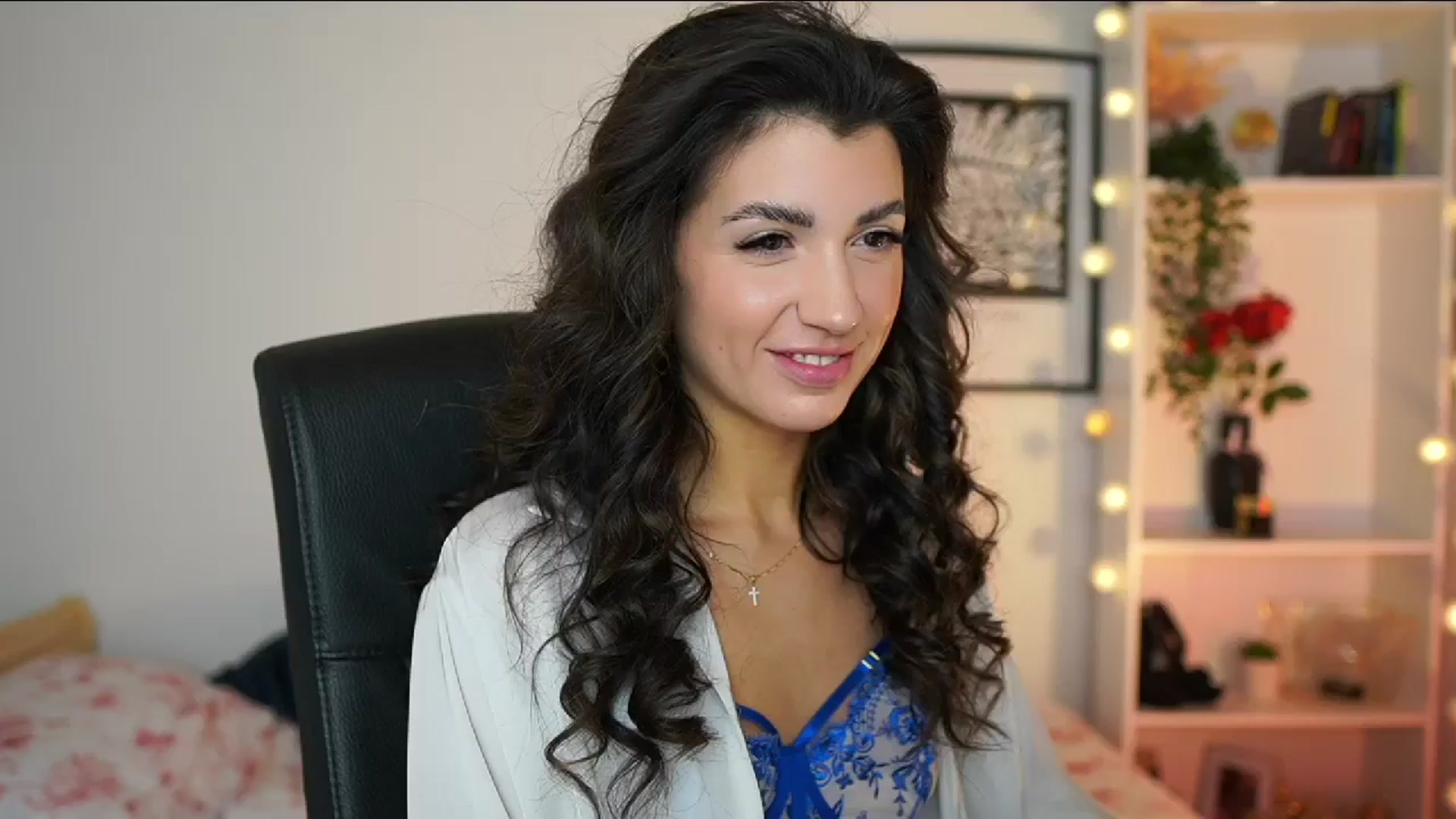 Gallery image thumbnail from Julia_Roca's myfreecams stream on, 02/18/2025, 23:50 image 5 of 20