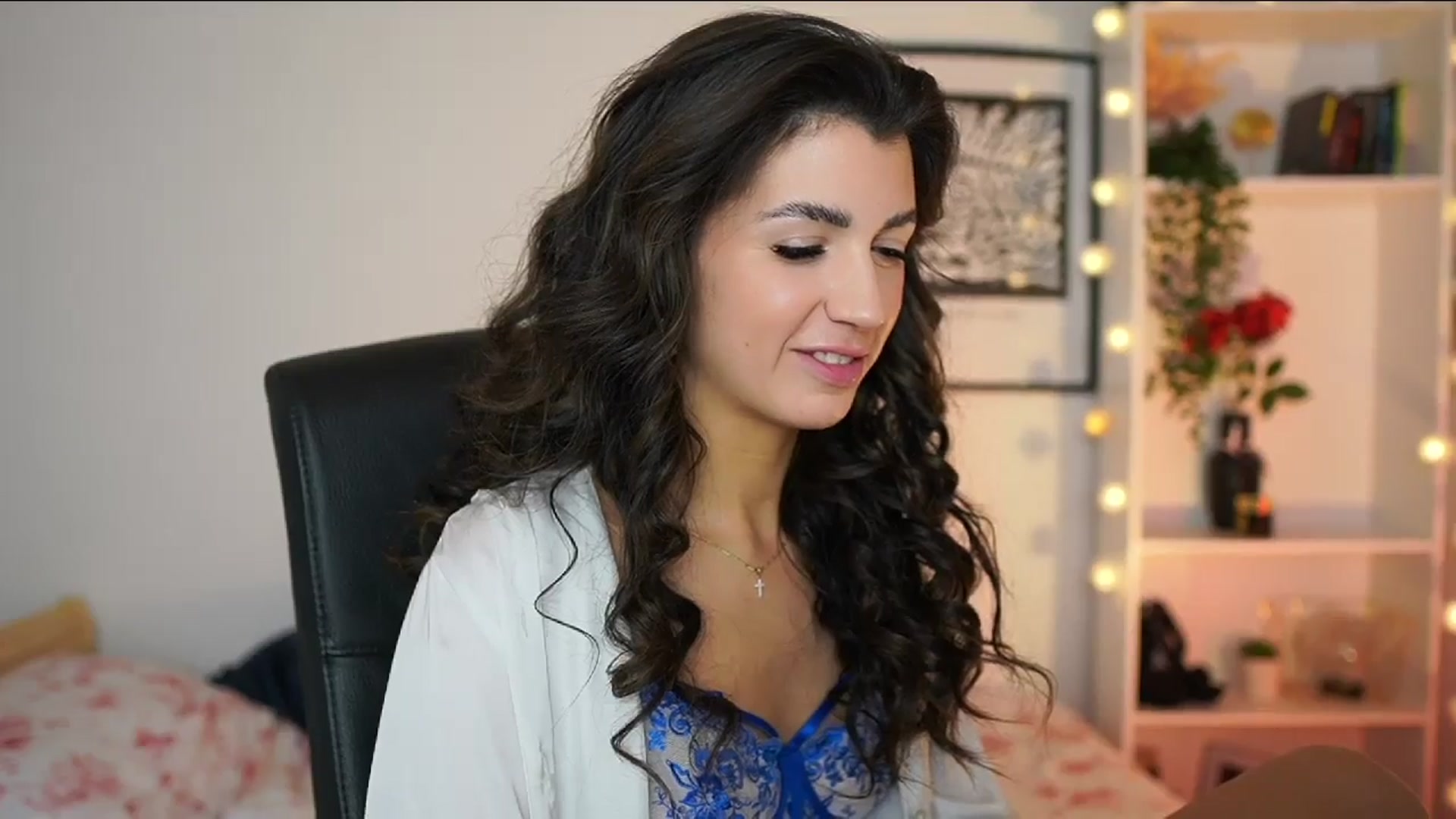 Gallery image thumbnail from Julia_Roca's myfreecams stream on, 02/18/2025, 23:50 image 9 of 20