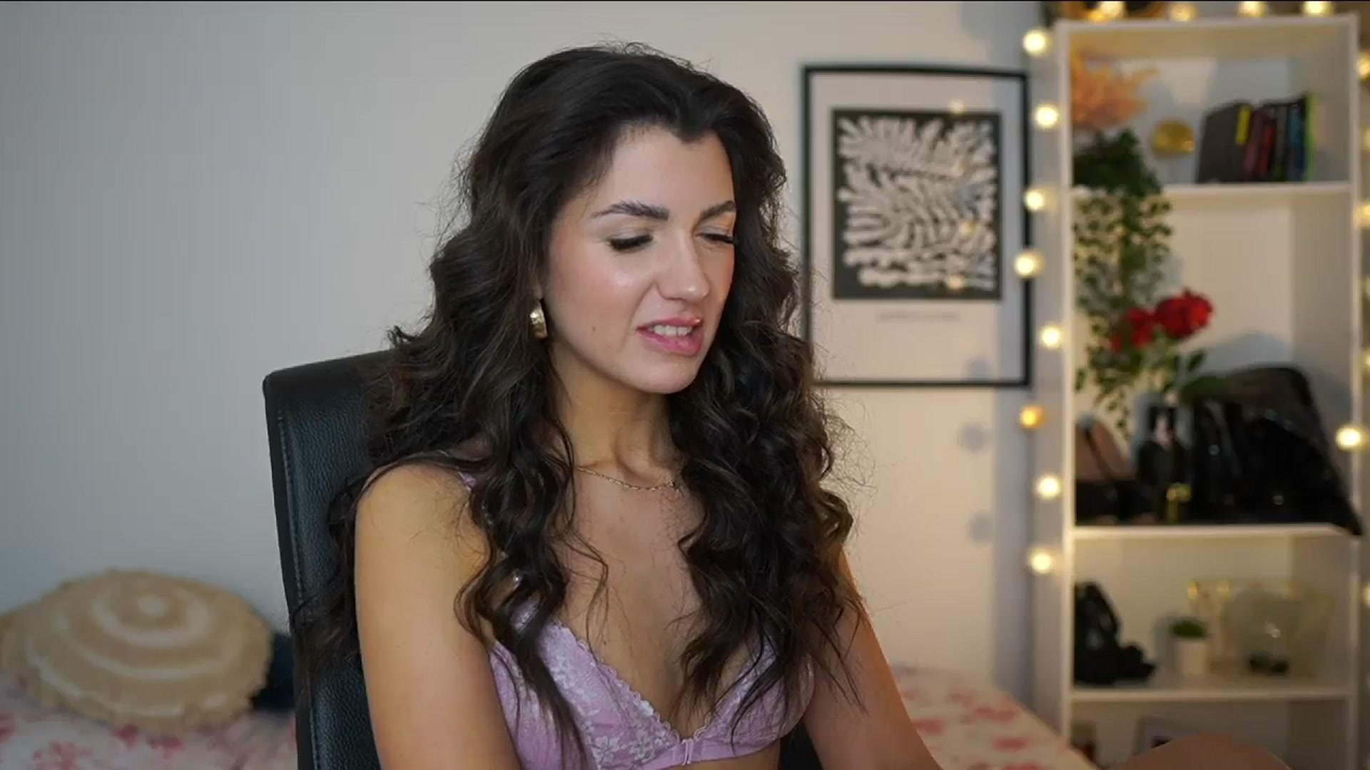 Gallery image thumbnail from Julia_Roca's myfreecams stream on, 02/19/2025, 23:03 image 10 of 20