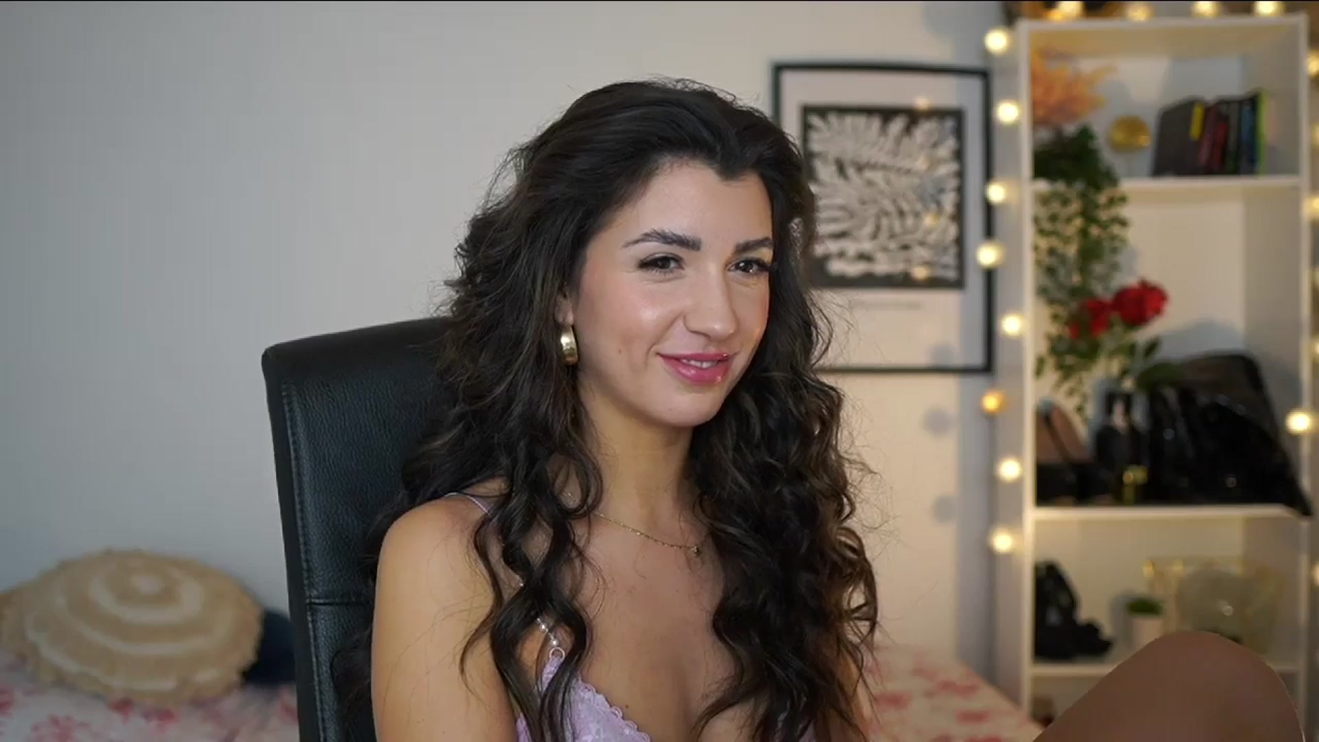 Gallery image thumbnail from Julia_Roca's myfreecams stream on, 02/19/2025, 23:03 image 9 of 20