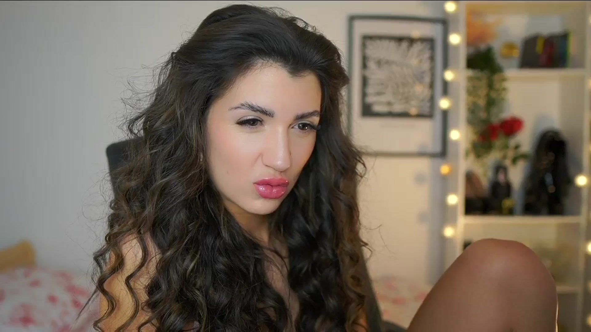 Gallery image thumbnail from Julia_Roca's myfreecams stream on, 02/20/2025, 24:40 image 4 of 20