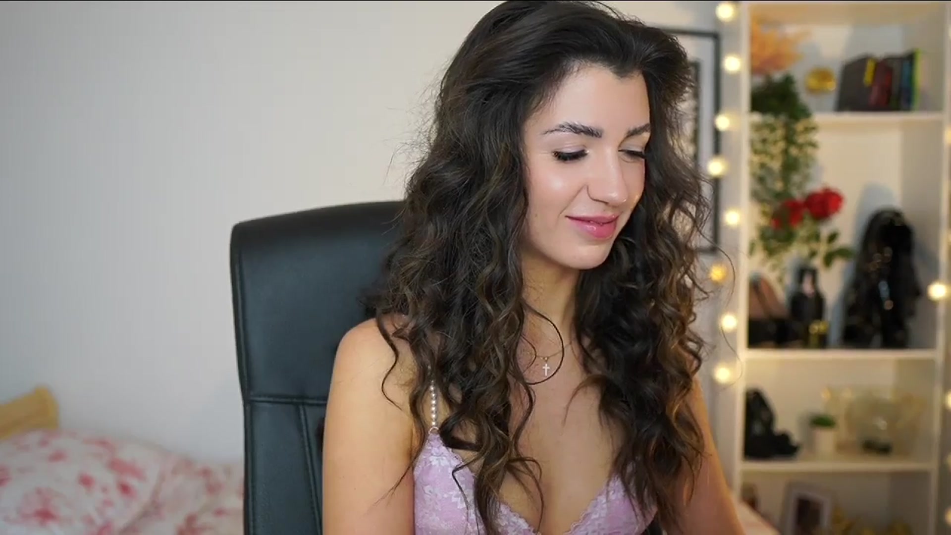 Gallery image thumbnail from Julia_Roca's myfreecams stream on, 02/20/2025, 24:40 image 11 of 20