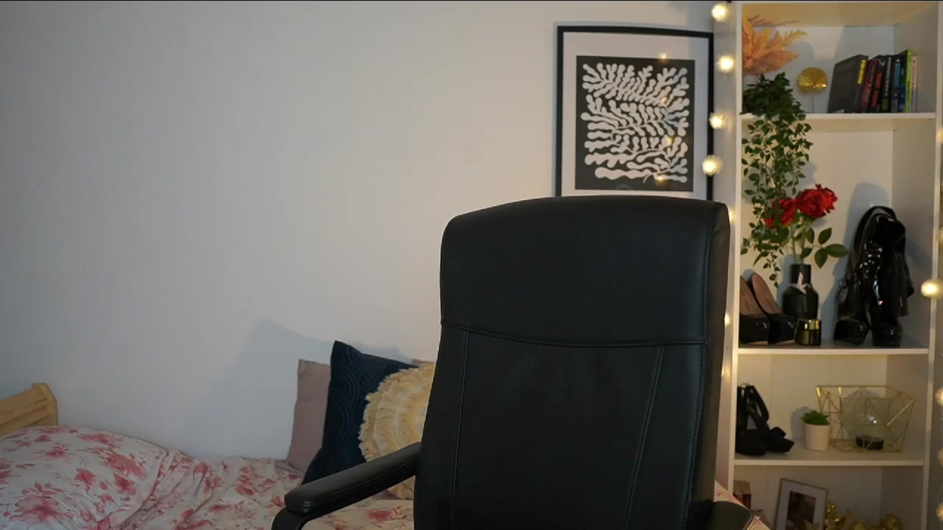 Gallery image thumbnail from Julia_Roca's myfreecams stream on, 02/20/2025, 24:40 image 15 of 20
