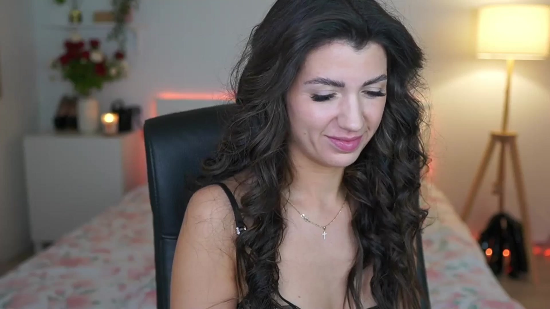 Gallery image thumbnail from Julia_Roca's myfreecams stream on, 02/22/2025, 24:09 image 13 of 20