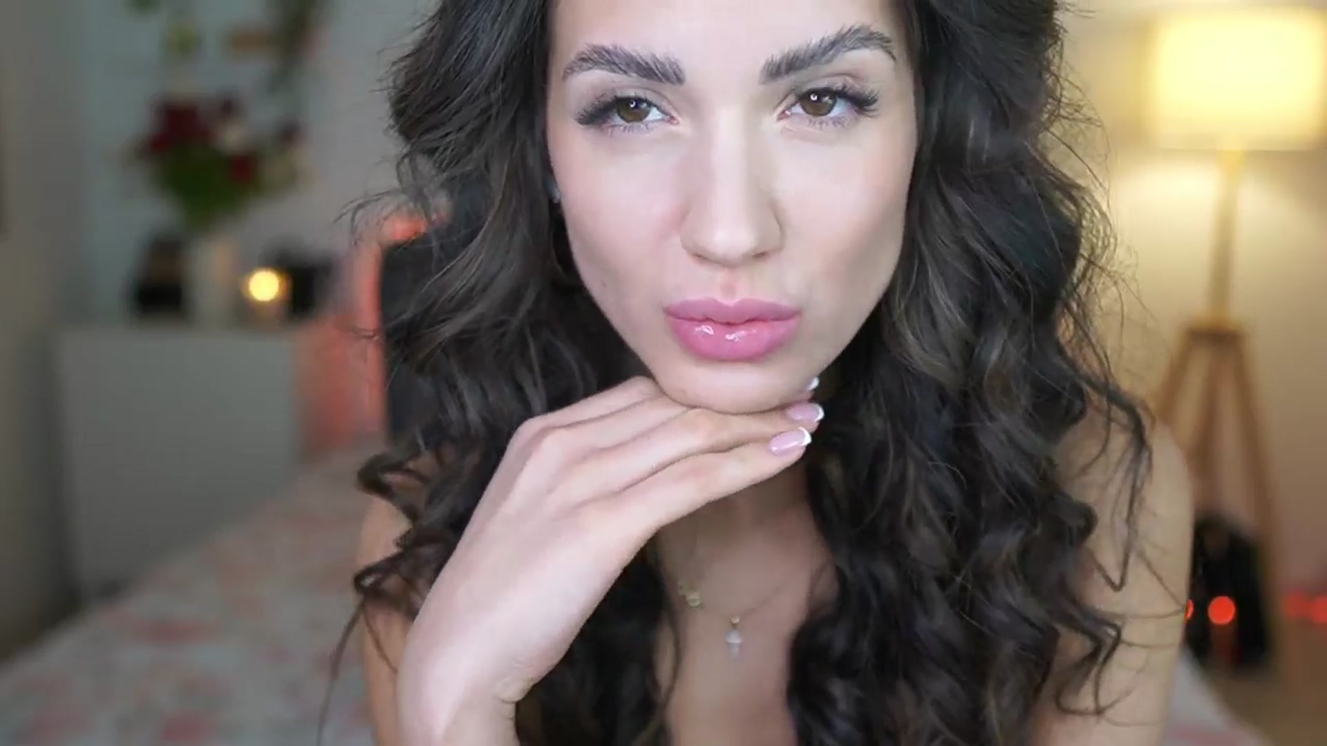Gallery image thumbnail from Julia_Roca's myfreecams stream on, 02/22/2025, 24:09 image 14 of 20