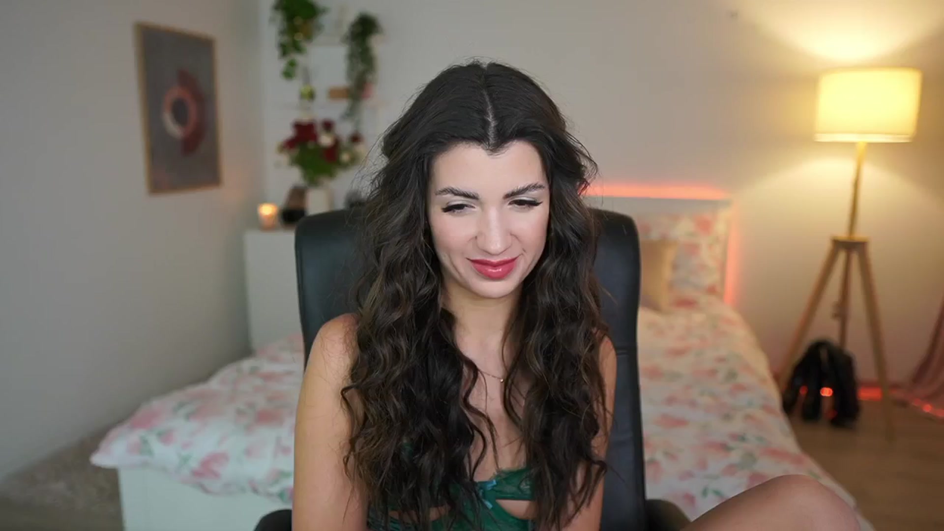 Gallery image thumbnail from Julia_Roca's myfreecams stream on, 02/24/2025, 14:22 image 2 of 20
