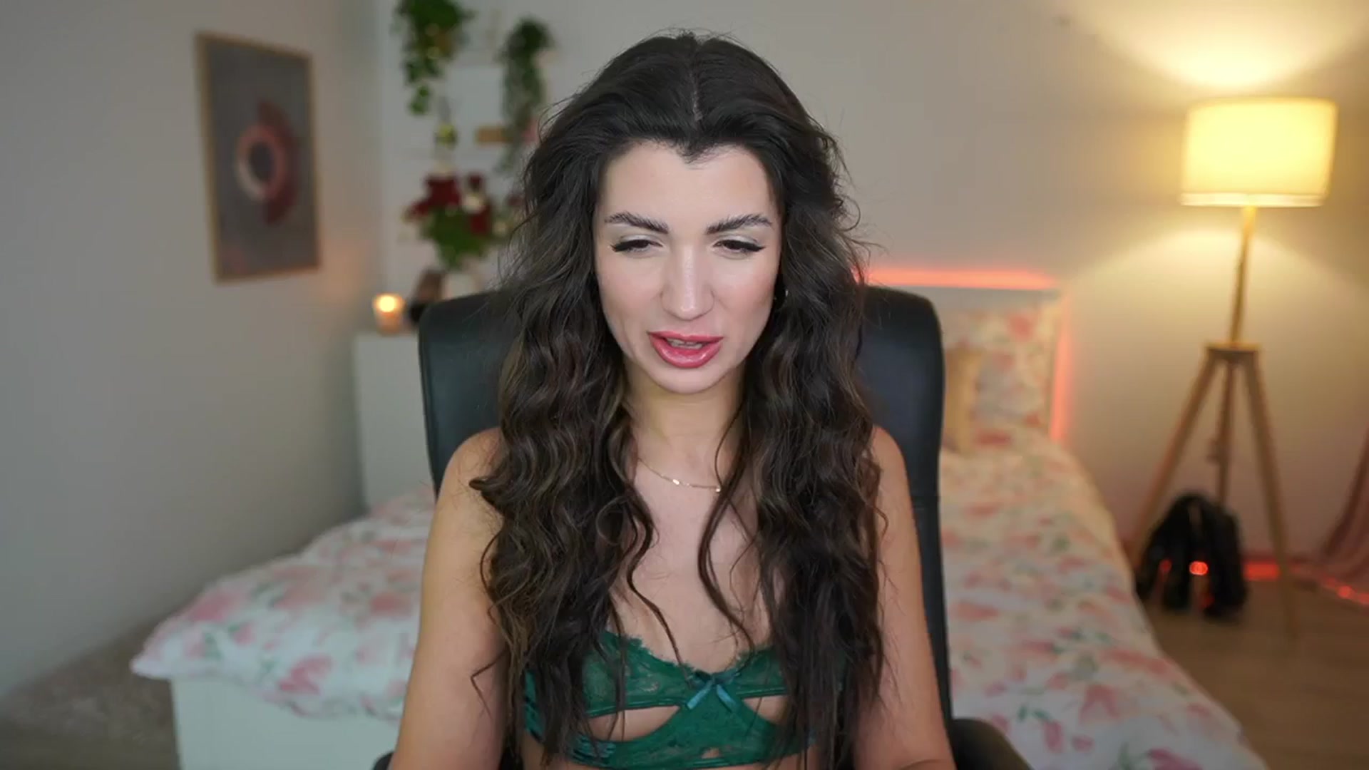 Gallery image thumbnail from Julia_Roca's myfreecams stream on, 02/24/2025, 14:22 image 7 of 20
