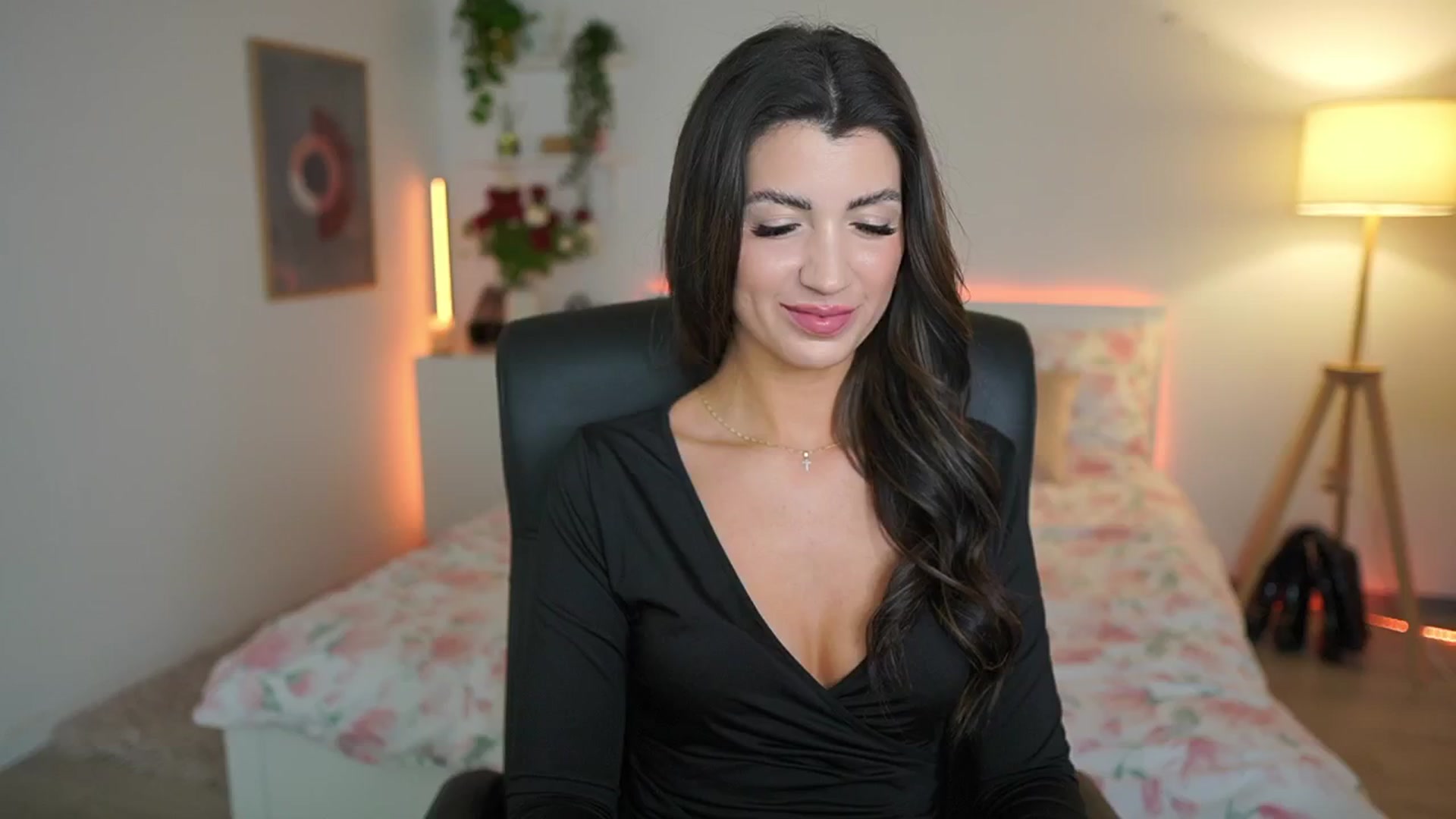 Gallery image thumbnail from Julia_Roca's myfreecams stream on, 02/26/2025, 22:48 image 10 of 20