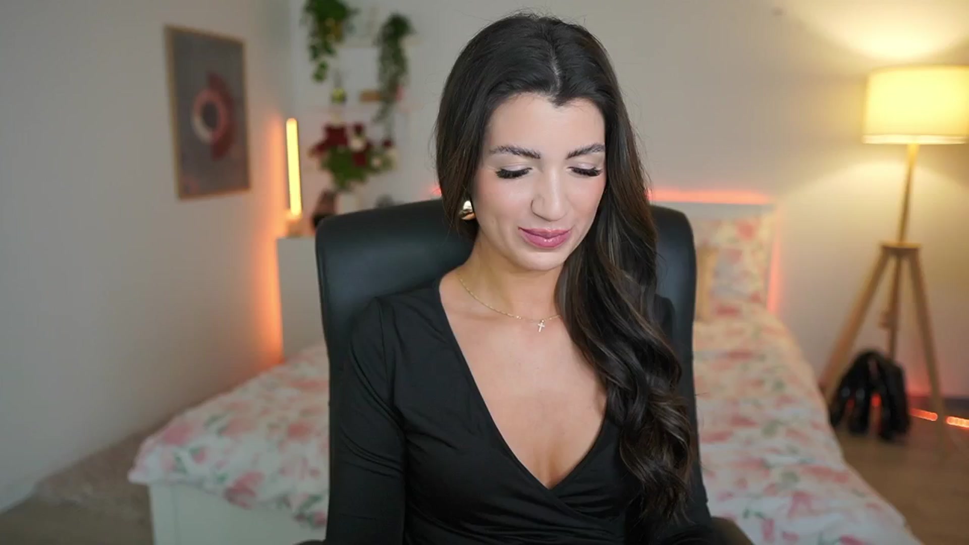 Gallery image thumbnail from Julia_Roca's myfreecams stream on, 02/26/2025, 22:48 image 8 of 20