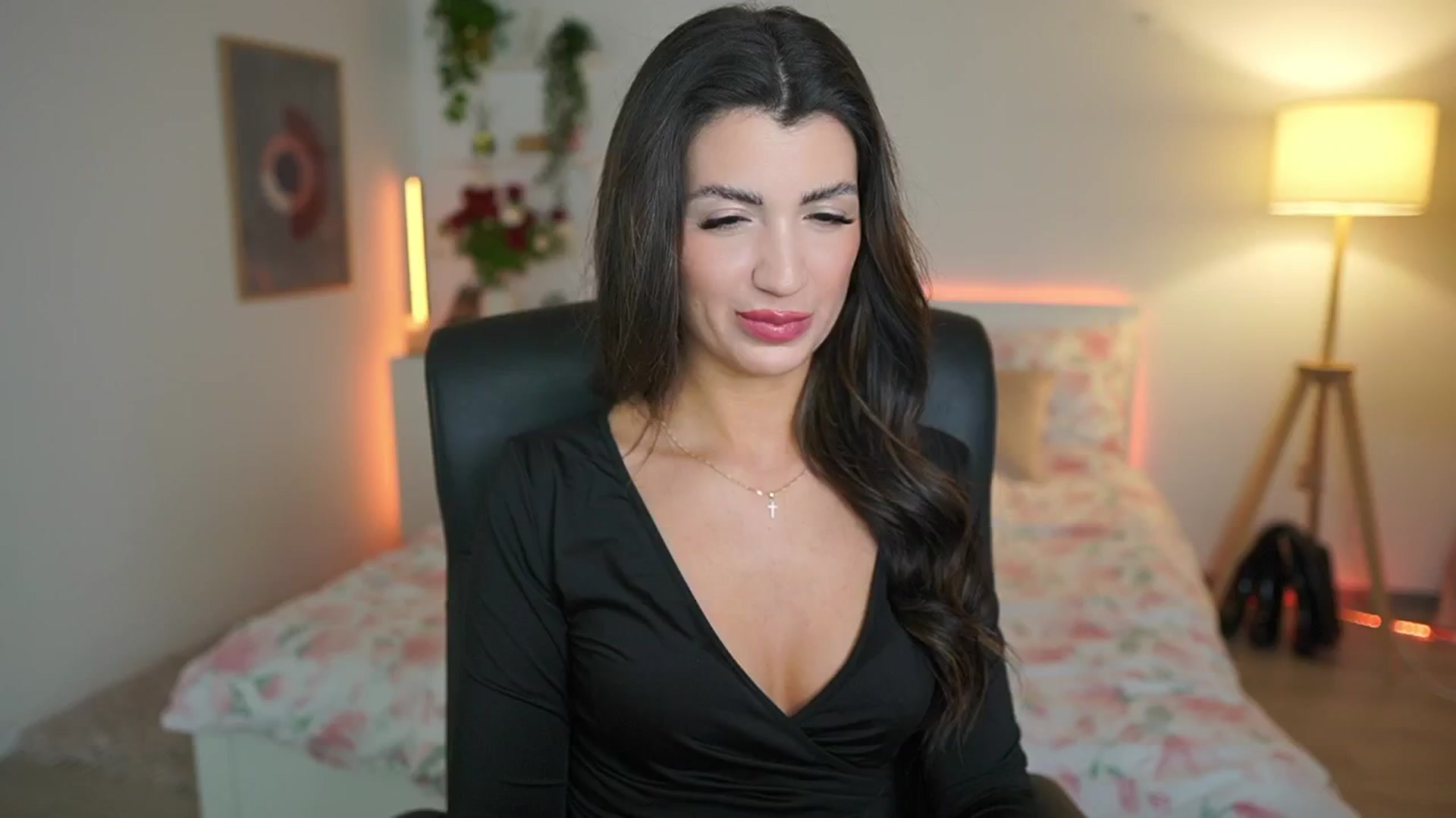Gallery image thumbnail from Julia_Roca's myfreecams stream on, 02/26/2025, 22:48 image 2 of 20