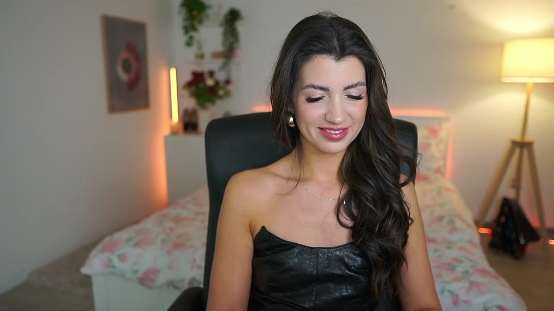 Gallery image thumbnail from Julia_Roca's myfreecams stream on, 02/27/2025, 24:01 image 2 of 20