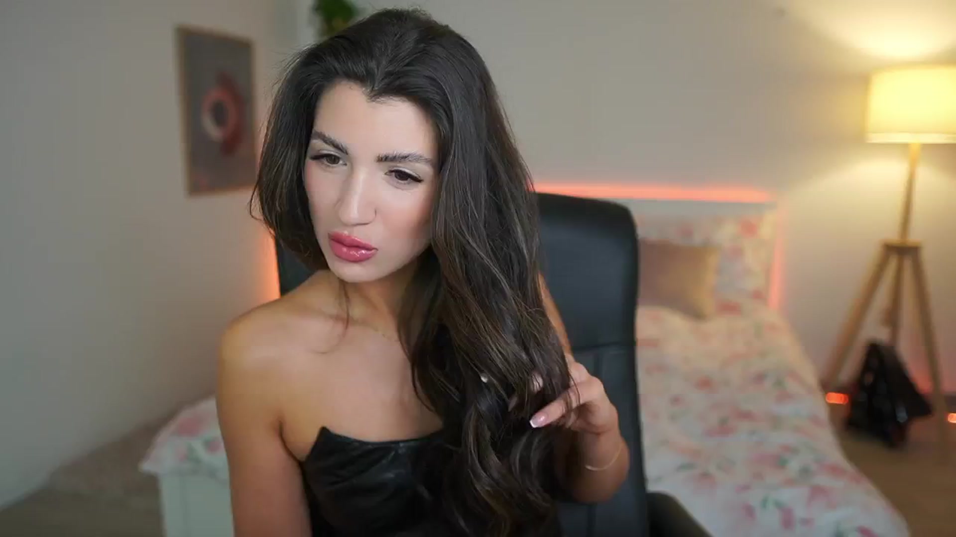 Gallery image thumbnail from Julia_Roca's myfreecams stream on, 02/27/2025, 24:01 image 4 of 20