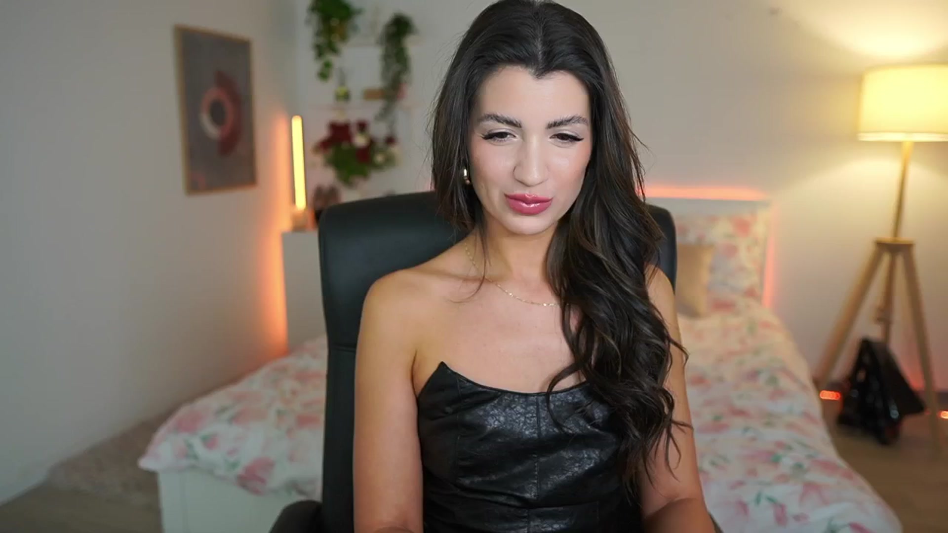 Gallery image thumbnail from Julia_Roca's myfreecams stream on, 02/27/2025, 24:01 image 3 of 20