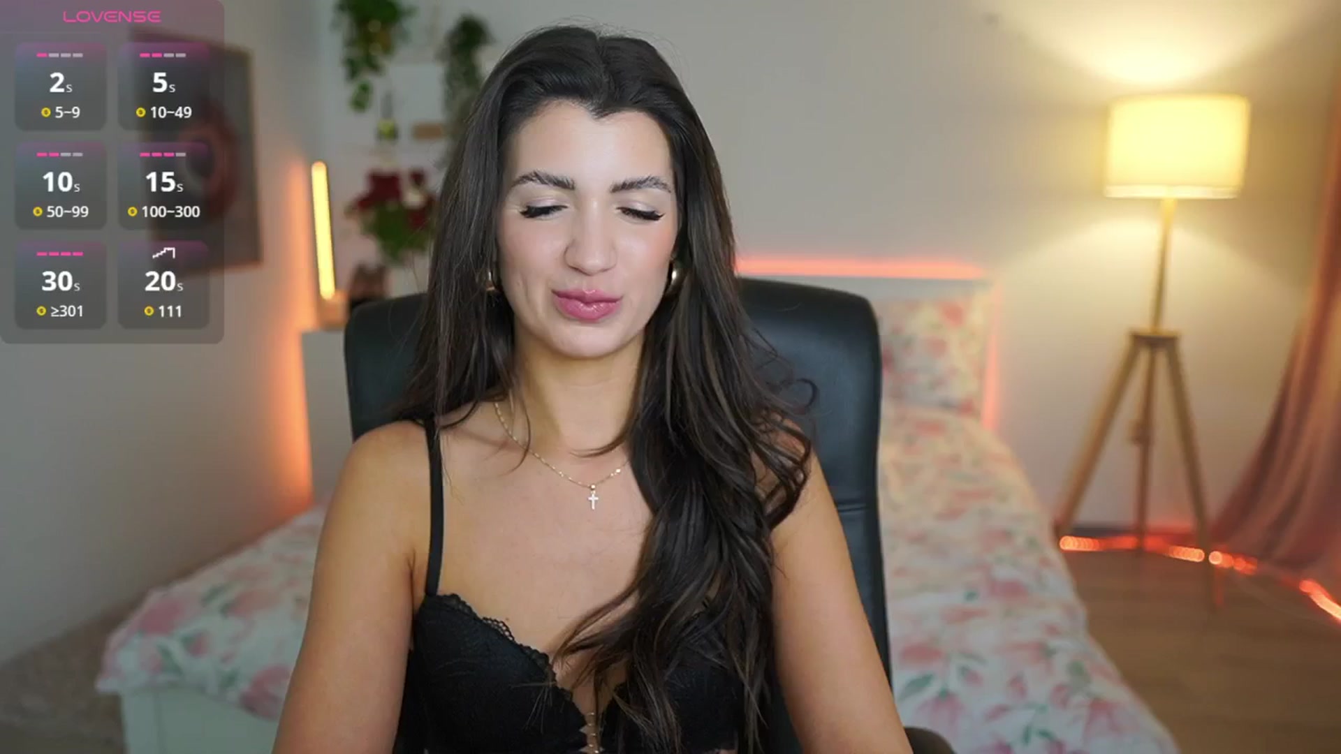 Gallery image thumbnail from Julia_Roca's myfreecams stream on, 03/01/2025, 13:40 image 1 of 20