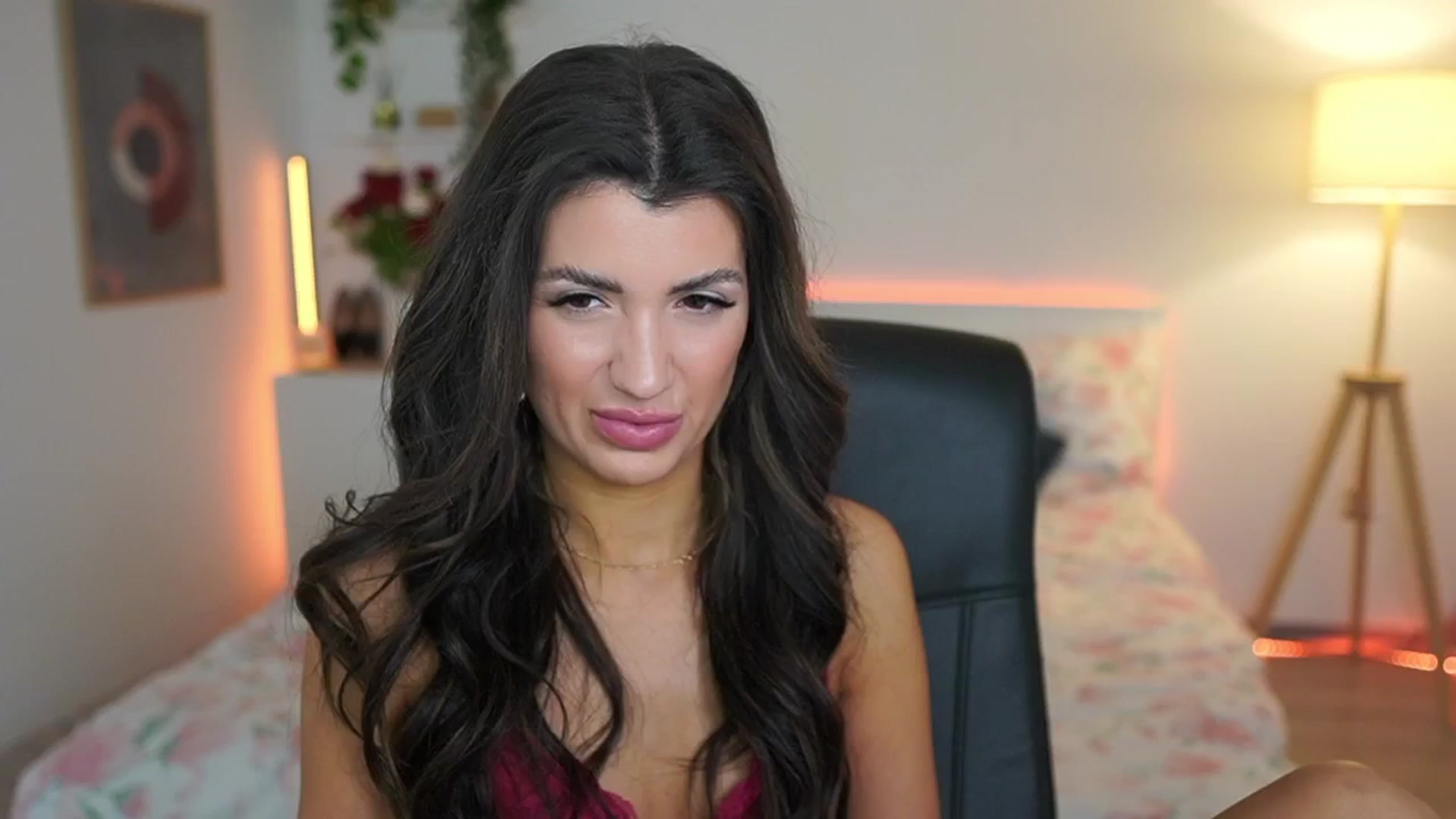 Gallery image thumbnail from Julia_Roca's myfreecams stream on, 03/06/2025, 16:40 image 9 of 20