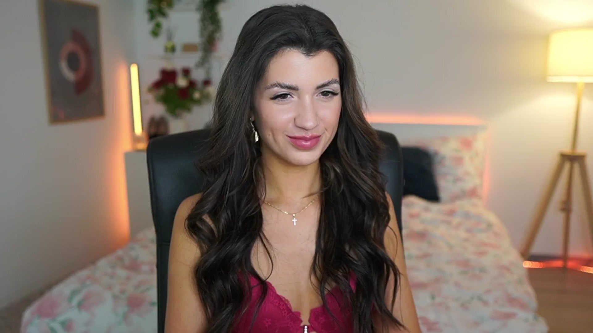 Gallery image thumbnail from Julia_Roca's myfreecams stream on, 03/06/2025, 18:21 image 19 of 20