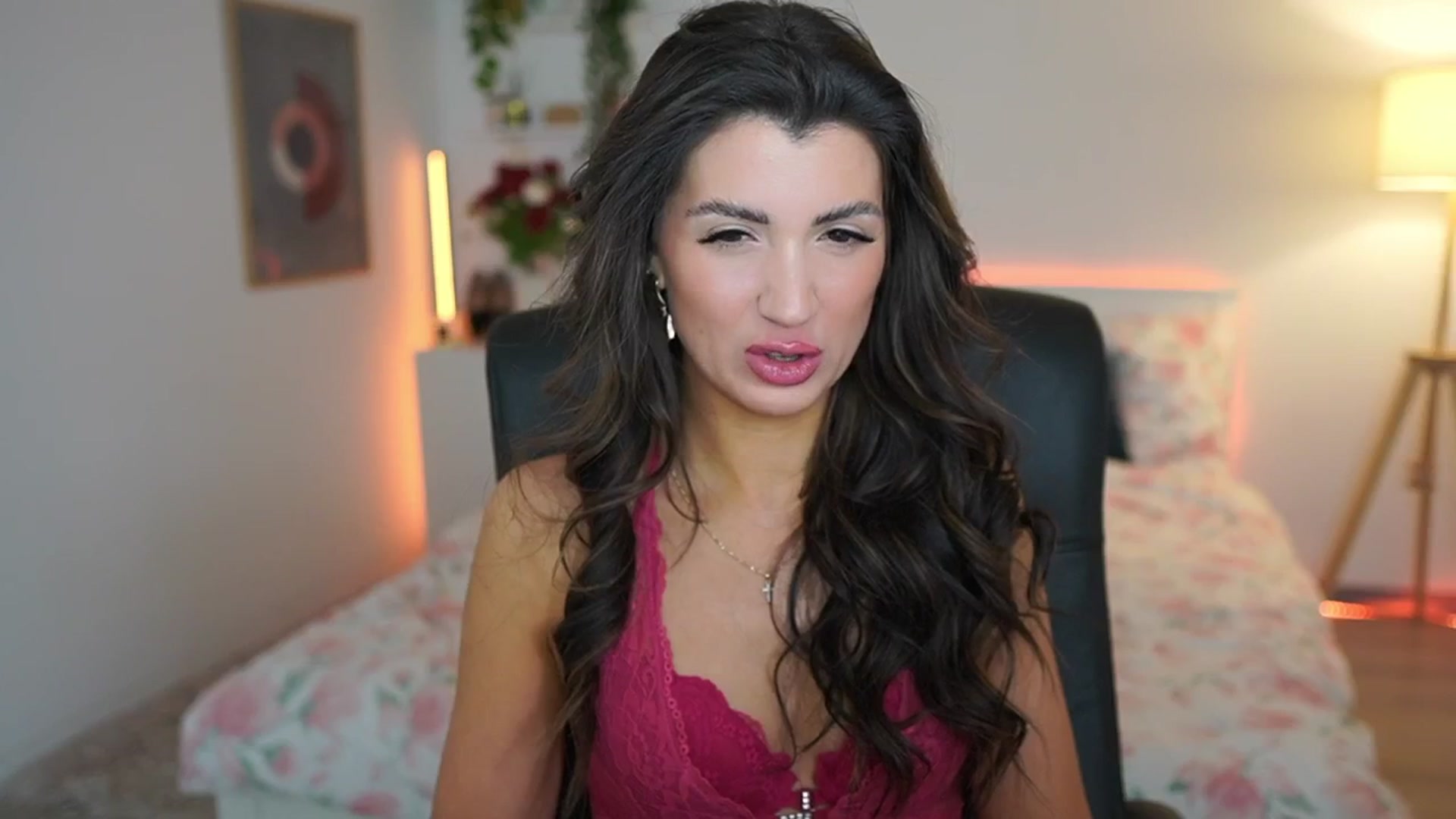 Gallery image thumbnail from Julia_Roca's myfreecams stream on, 03/08/2025, 20:23 image 8 of 20