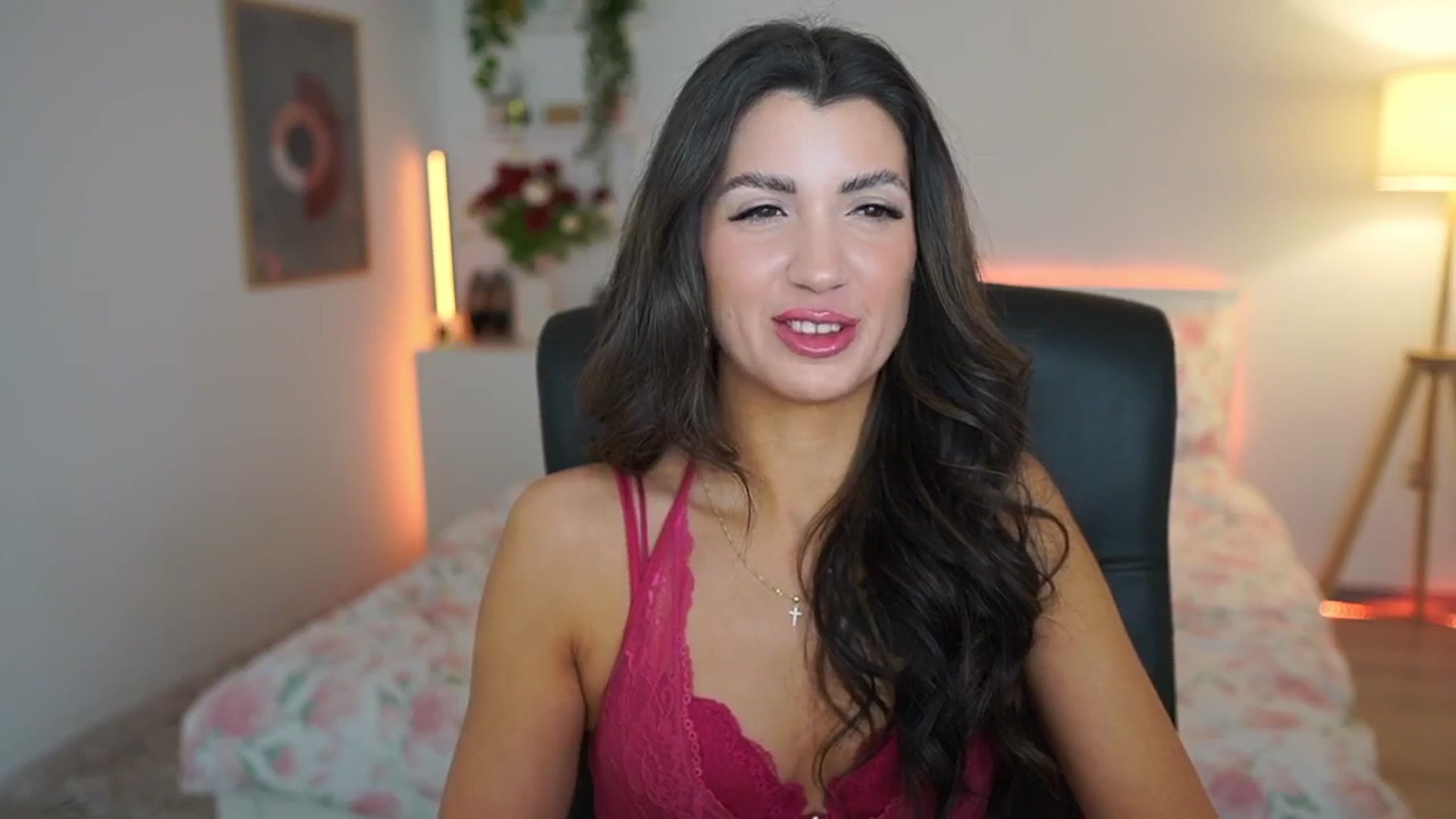 Gallery image thumbnail from Julia_Roca's myfreecams stream on, 03/08/2025, 20:23 image 2 of 20