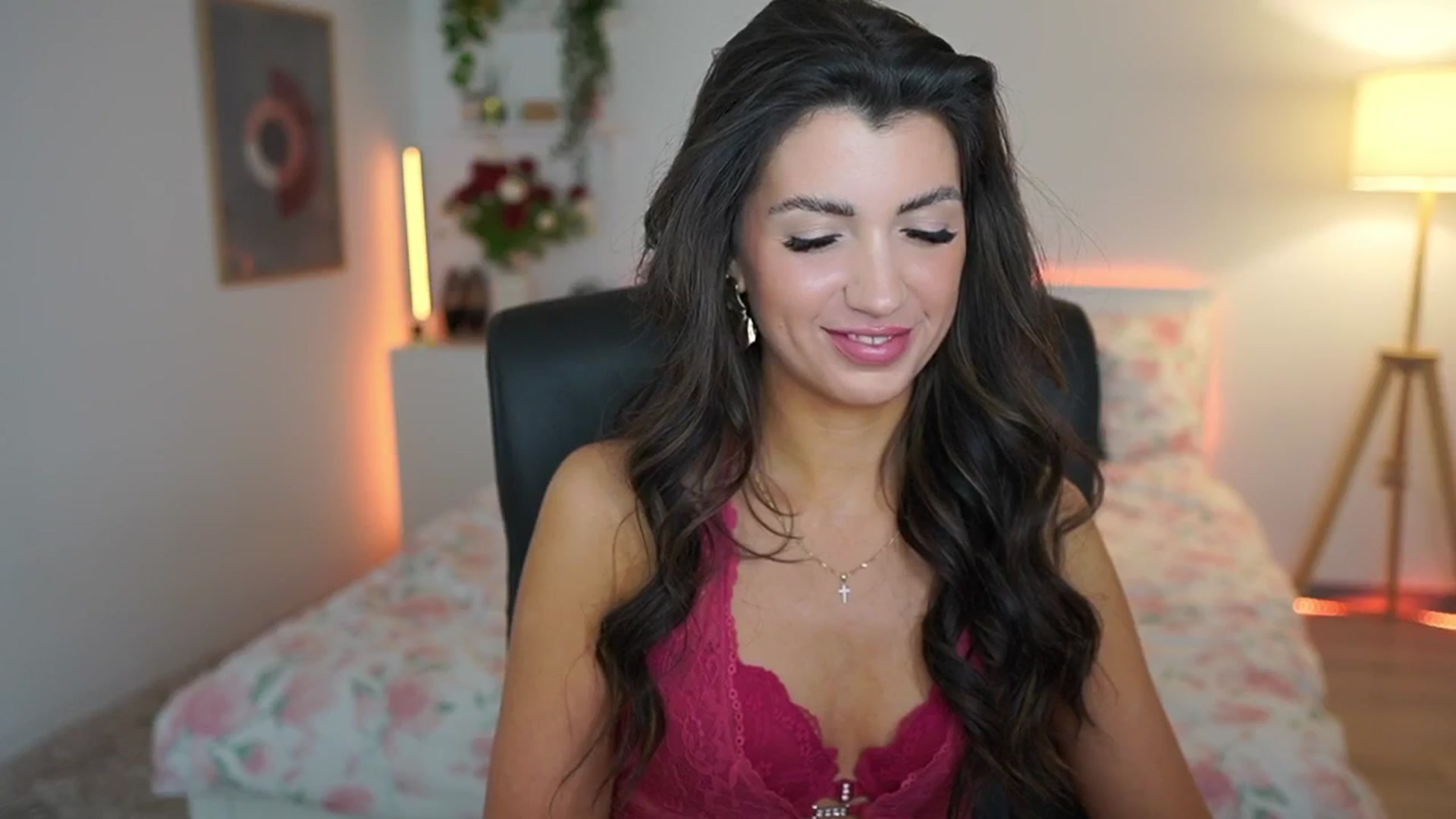 Gallery image thumbnail from Julia_Roca's myfreecams stream on, 03/08/2025, 20:23 image 18 of 20