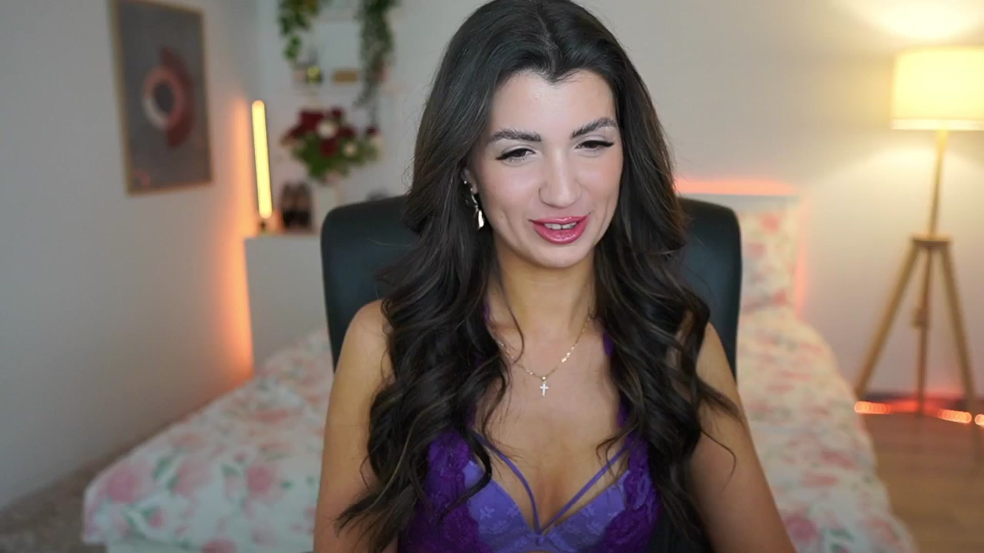 Gallery image thumbnail from Julia_Roca's myfreecams stream on, 03/08/2025, 21:38 image 1 of 20