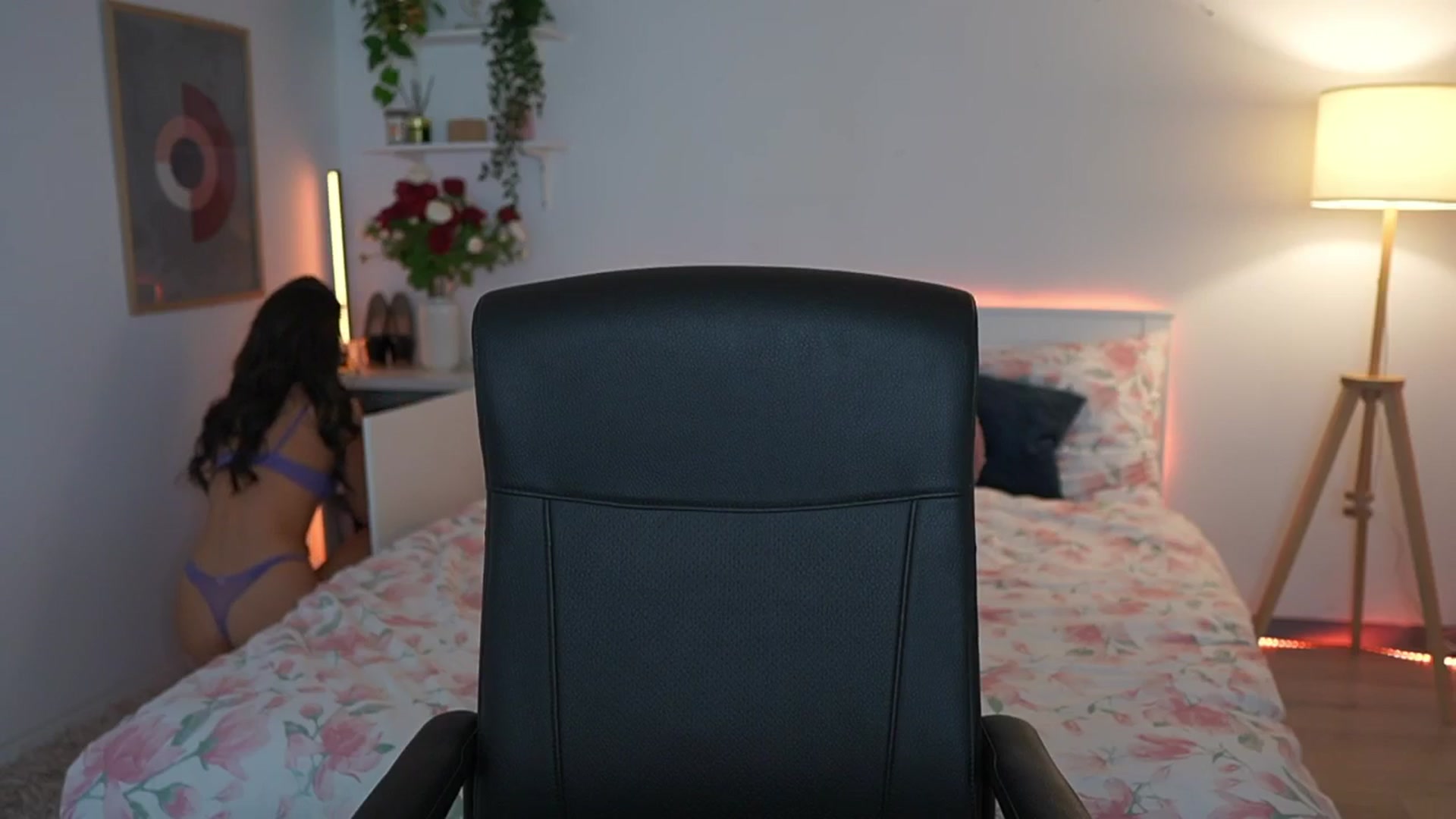 Gallery image thumbnail from Julia_Roca's myfreecams stream on, 03/08/2025, 23:34 image 6 of 20