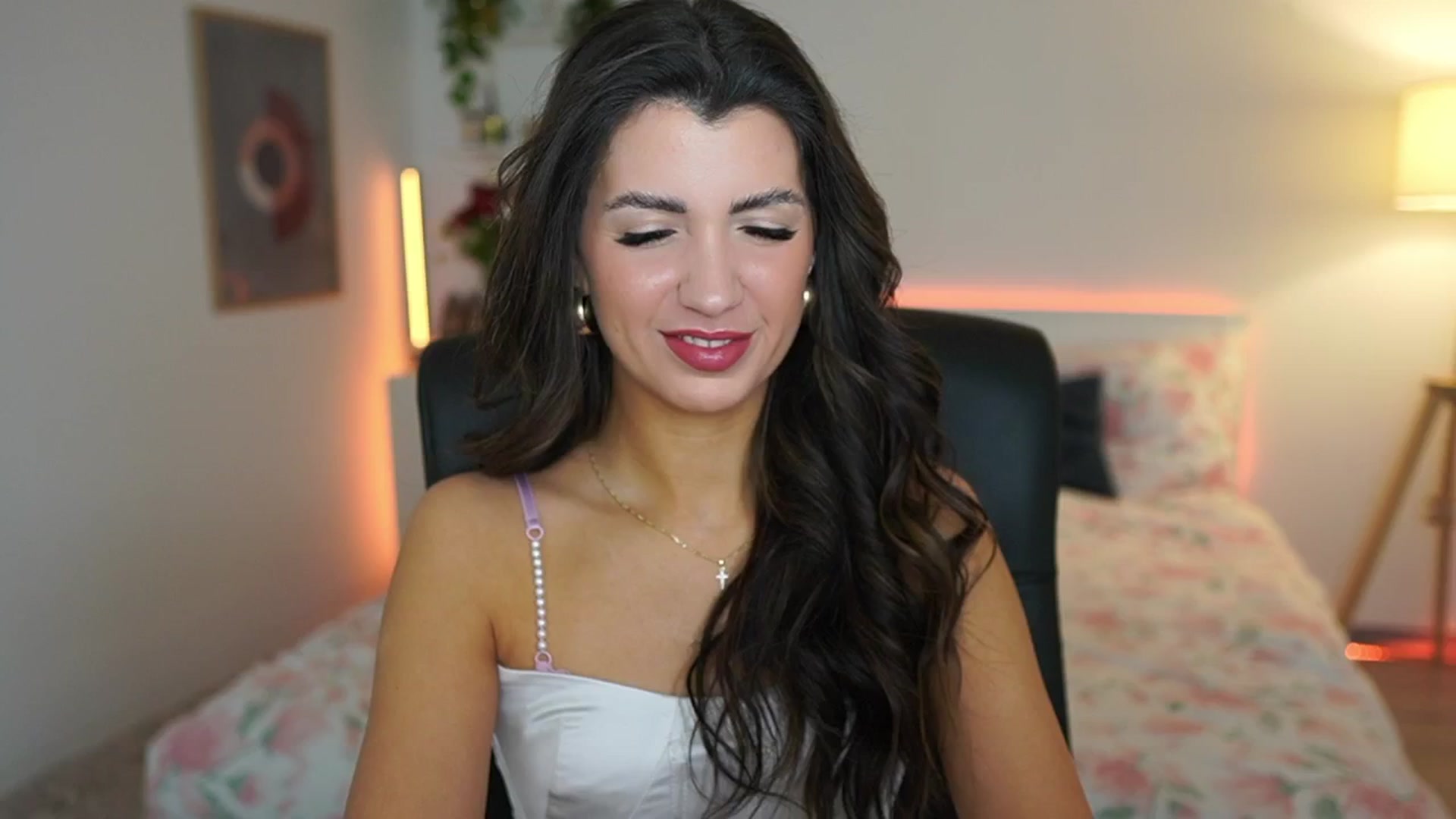 Gallery image thumbnail from Julia_Roca's myfreecams stream on, 03/09/2025, 16:59 image 2 of 20