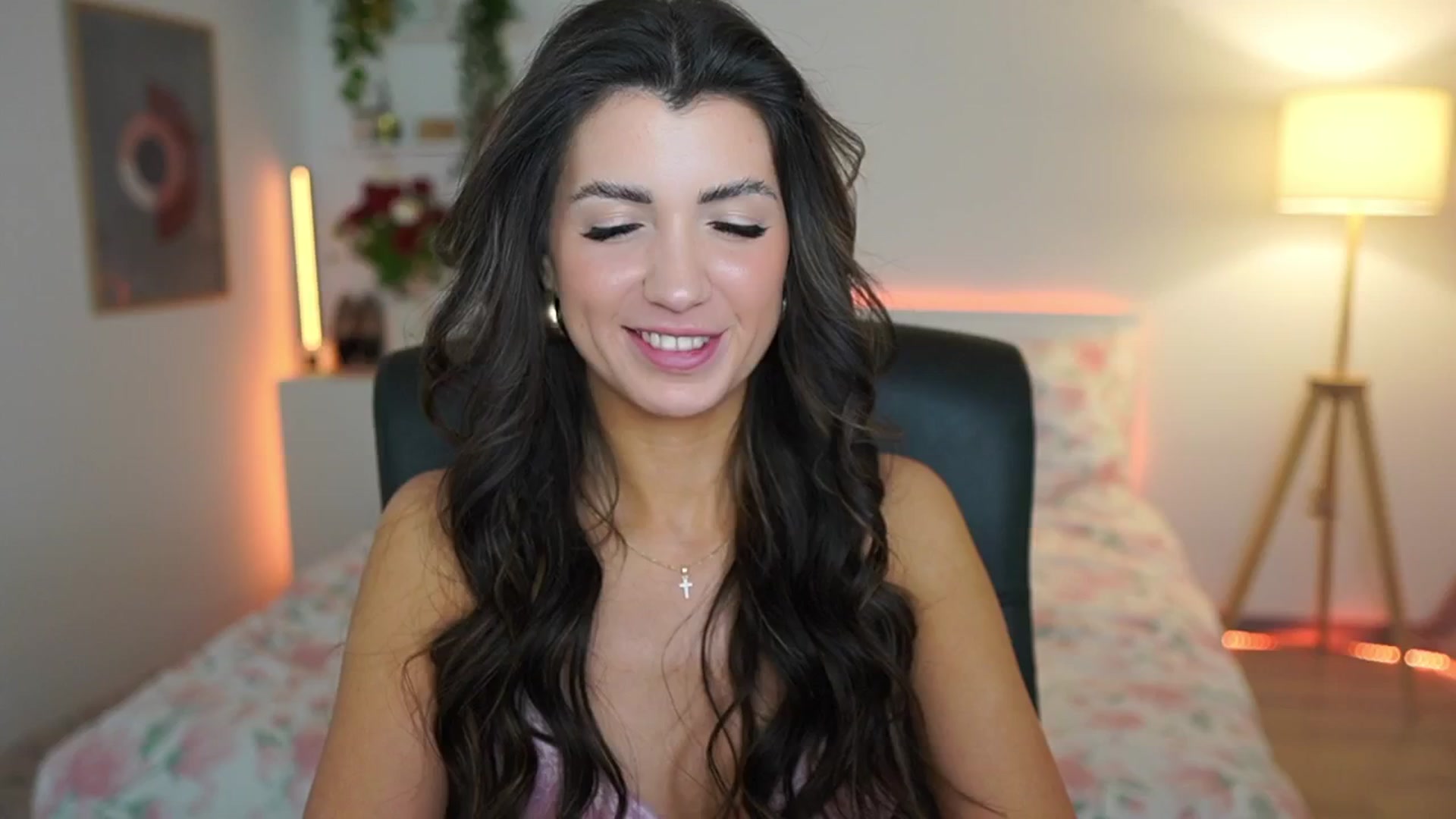 Gallery image thumbnail from Julia_Roca's myfreecams stream on, 03/09/2025, 17:43 image 12 of 20