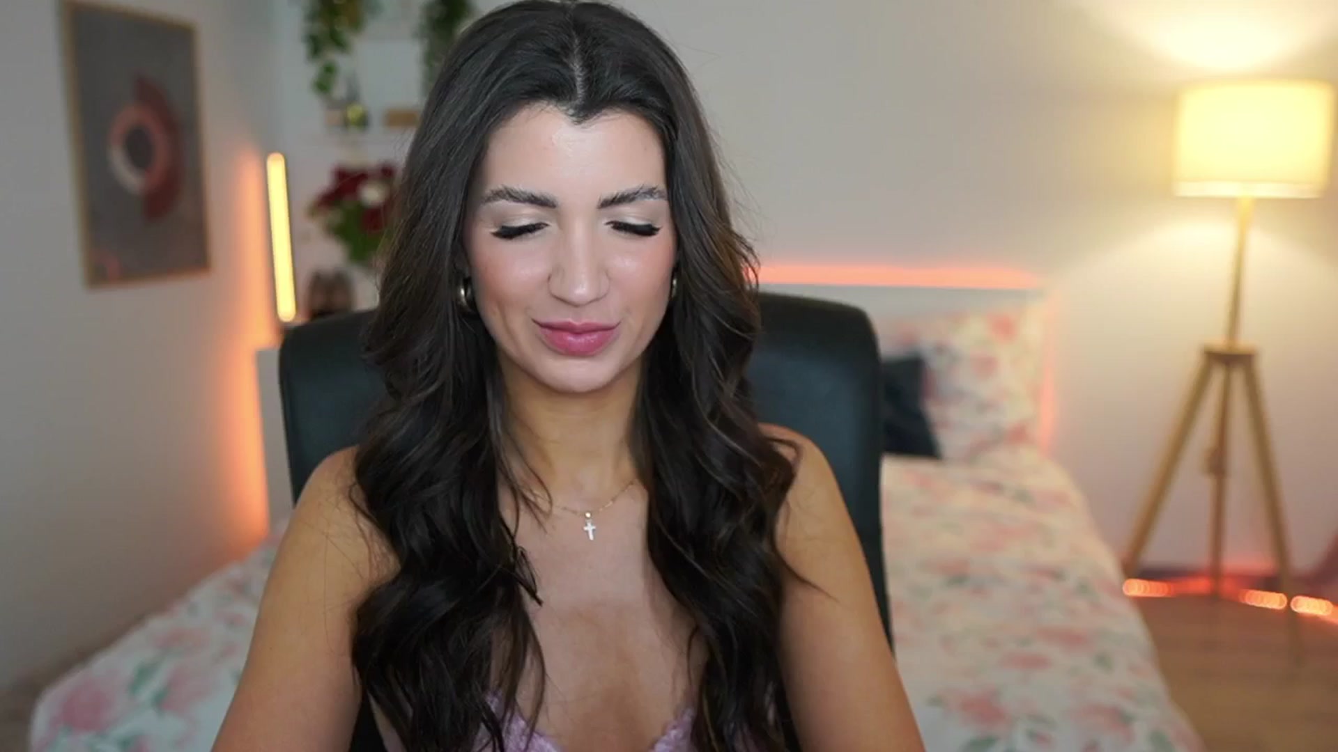 Gallery image thumbnail from Julia_Roca's myfreecams stream on, 03/09/2025, 17:43 image 6 of 20