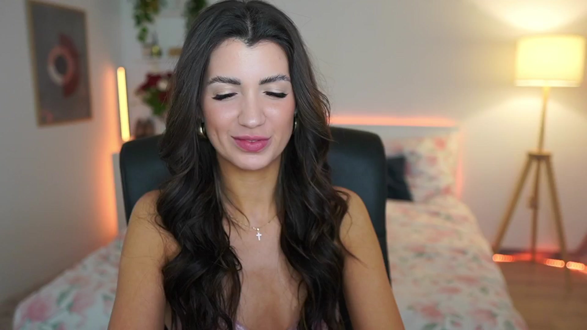 Gallery image thumbnail from Julia_Roca's myfreecams stream on, 03/09/2025, 17:43 image 7 of 20