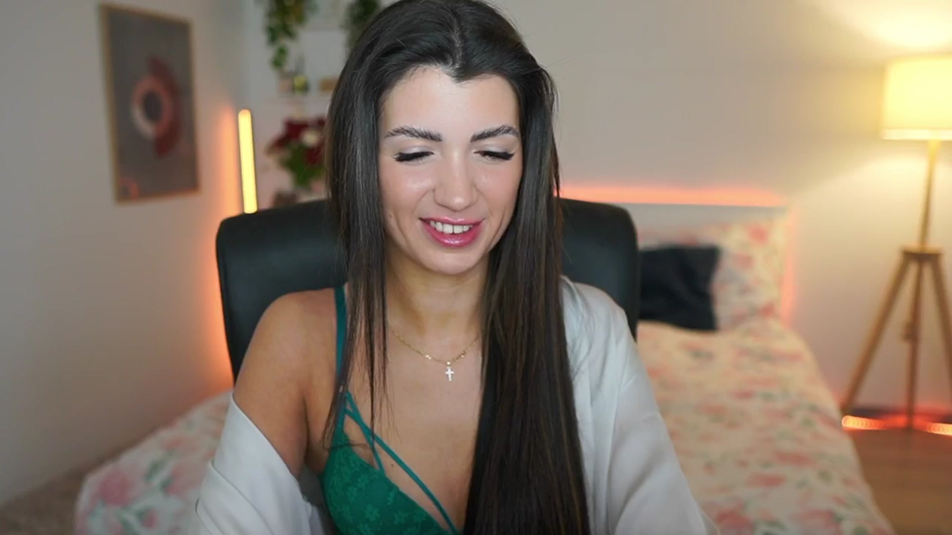 Gallery image thumbnail from Julia_Roca's myfreecams stream on, 03/12/2025, 22:14 image 3 of 20