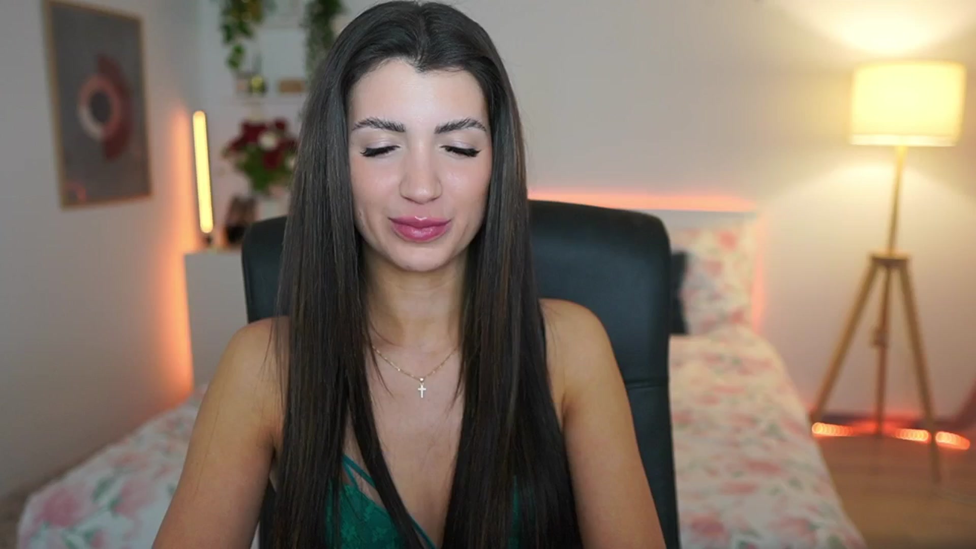 Gallery image thumbnail from Julia_Roca's myfreecams stream on, 03/12/2025, 23:21 image 1 of 20