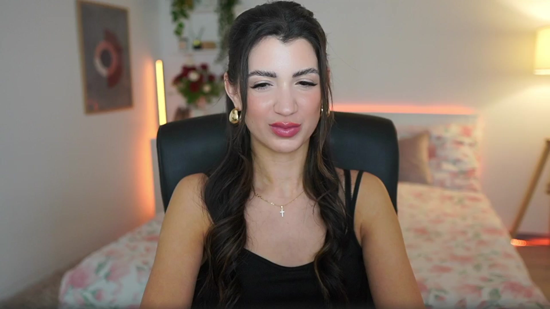 Gallery image thumbnail from Julia_Roca's myfreecams stream on, 03/14/2025, 20:20 image 5 of 20